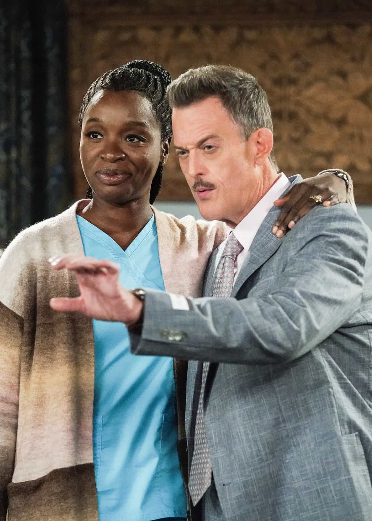 BOB HEARTS ABISHOLA Season 4 Episode 22 “Uncharted Waters of Mediocrity” – Doubts begin to creep in as Abishola awaits her acceptance letter to the medical school of her dreams in Baltimore. Also, Bob battles his subconscious when he realizes he doesn’t want to leave Detroit, on the fourth season finale of the CBS Original series BOB ♥ ABISHOLA, Monday, May 22 (8:30-9:00 PM, ET/PT) on the CBS Television Network, and available to stream live and on demand on Paramount+*. Pictured L to R: Folake Olowofoyeku as Abishola and Billy Gardell as Bob. Photo: Michael Yarish/CBS ©2023 CBS Broadcasting, Inc. All Rights Reserved.