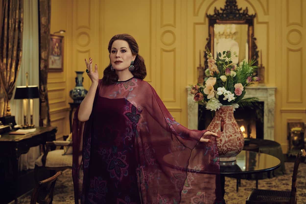 FEUD: Capote Vs. The Swans -- Pictured: Molly Ringwald as Joanne Carson. CR: Pari Dukovic/FX