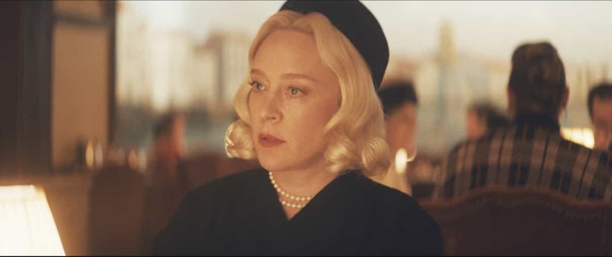 FX’s FEUD: Capote Vs. The Swans "Ice Water in Their Veins" Premieres Wednesday, January 31 at 10 p.m. ET/PT -- Pictured: Chloe Sevigny as C.Z. Guest, . CR: FX