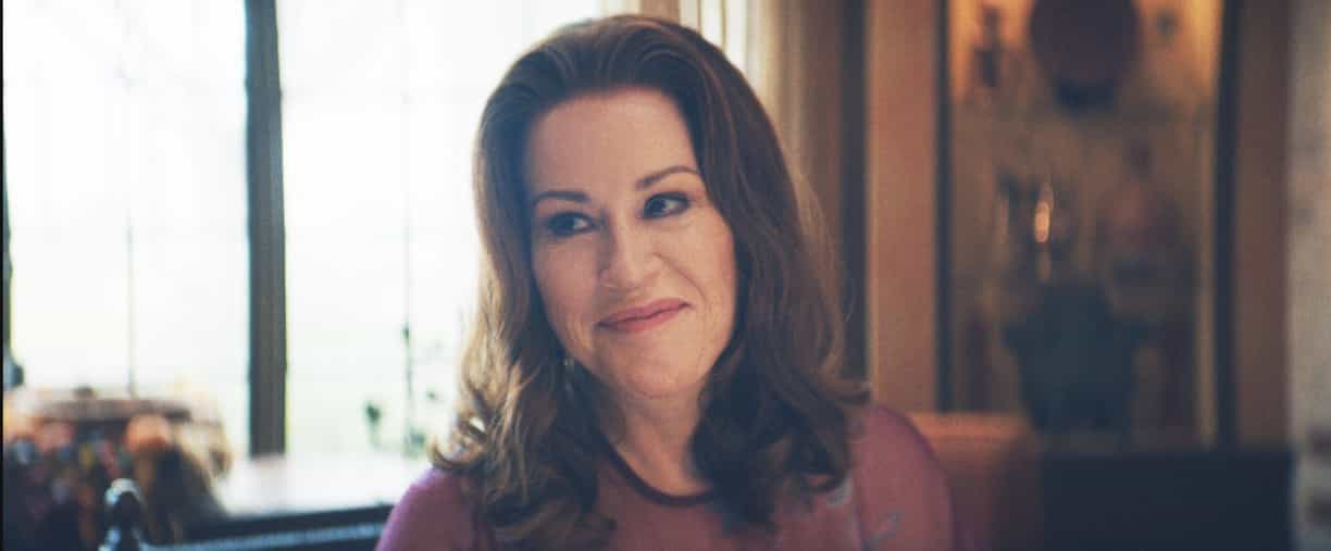 FX’s FEUD: Capote Vs. The Swans "Ice Water in Their Veins" Premieres Wednesday, January 31 at 10 p.m. ET/PT -- Pictured: Molly Ringwald as Joanne Carson. CR: FX