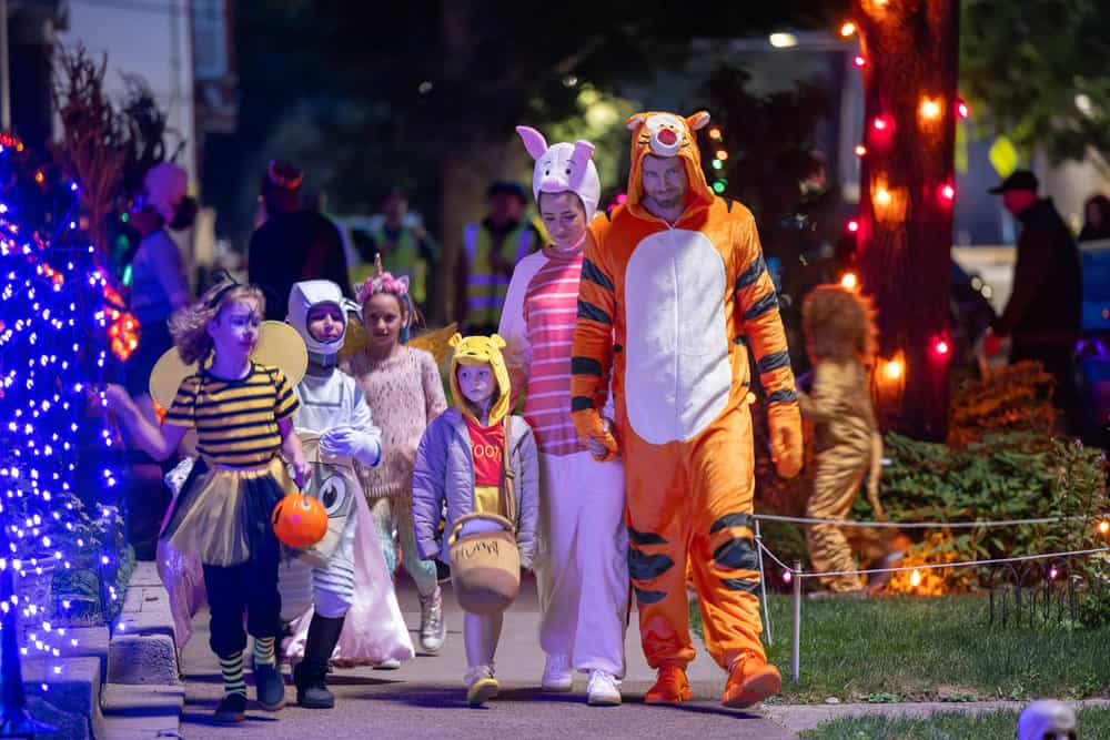 CHICAGO MED -- "What's Hiding in the Dark" Episode 1105 -- Pictured: (l-r) May Lansing as Emelia Smith, Holly Curran as Sadie Smith, Luke Mitchell as Dr. Mitch Ripley -- (Photo by: George Burns Jr/NBC)