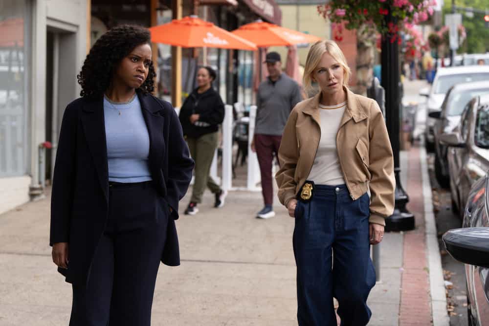LAW & ORDER: SPECIAL VICTIMS UNIT  Law & Order SVU Season 27 Episode 6 -- "Under The Influence" Episode 27006 -- Pictured: (l-r) Aimé Donna Kelly as Capt. Renee Curry, Kelli Giddish as Sgt. Amanda Rollins -- (Photo by: Virginia Sherwood/NBC)