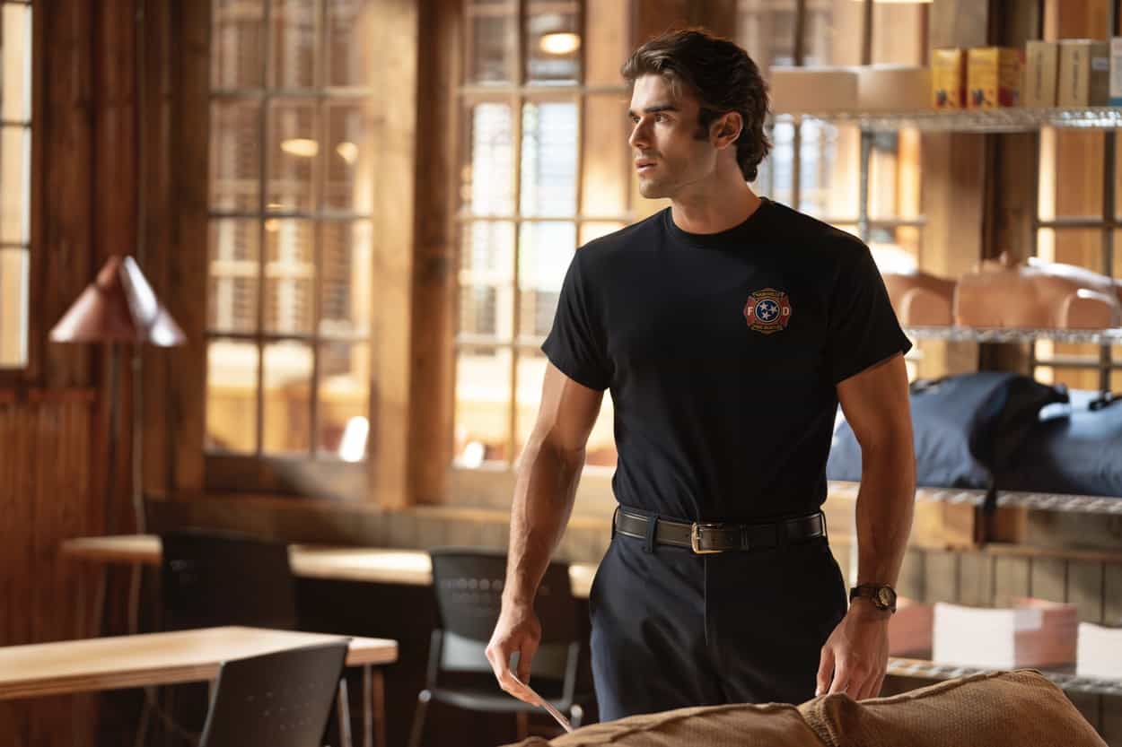 9-1-1: NASHVILLE - “Bad Case of the Blues” - Don and the 113 team respond to emergencies at a waterpark and a sorority house. Meanwhile, the crew puts Blue’s skills and knowledge to the test as he trains for his firefighter exam, while Blythe digs into Blue’s past. THURSDAY, OCT. 30 (9:00-10:00 p.m. EDT) on ABC. (Disney/Jake Giles Netter) 
HUNTER MCVEY