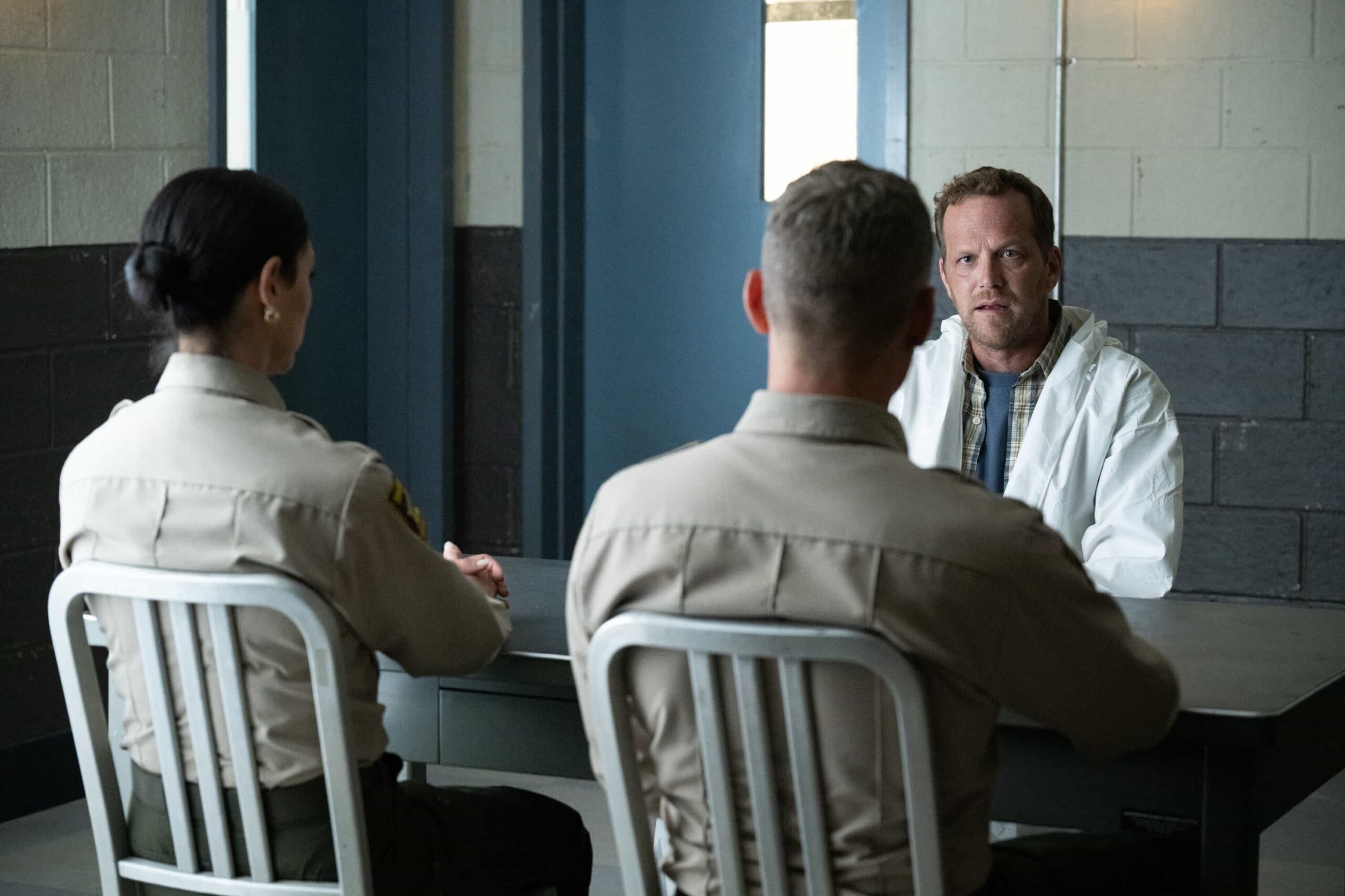 “The Sixth Man” – When a daring daylight robbery shakes the heart of Edgewater, Sheriff Mickey Fox must navigate rising tensions, personal entanglements and a town quick to judge. Meanwhile, suspicions swirl around her daughter, Skye, and her involvement in a high-profile murder case, on SHERIFF COUNTRY, Friday, Oct. 31 (8:00-9:00 PM, ET/PT) on the CBS Television Network, and streaming on Paramount+ (live and on-demand for Paramount+ Premium plan subscribers, or on-demand for Paramount+ Essential subscribers the day after the episode airs)*. Pictured: Jeremy Hutton as Jalen. Photo: Christos Kalohoridis/CBS ©2025 CBS Broadcasting, Inc. All Rights Reserved.