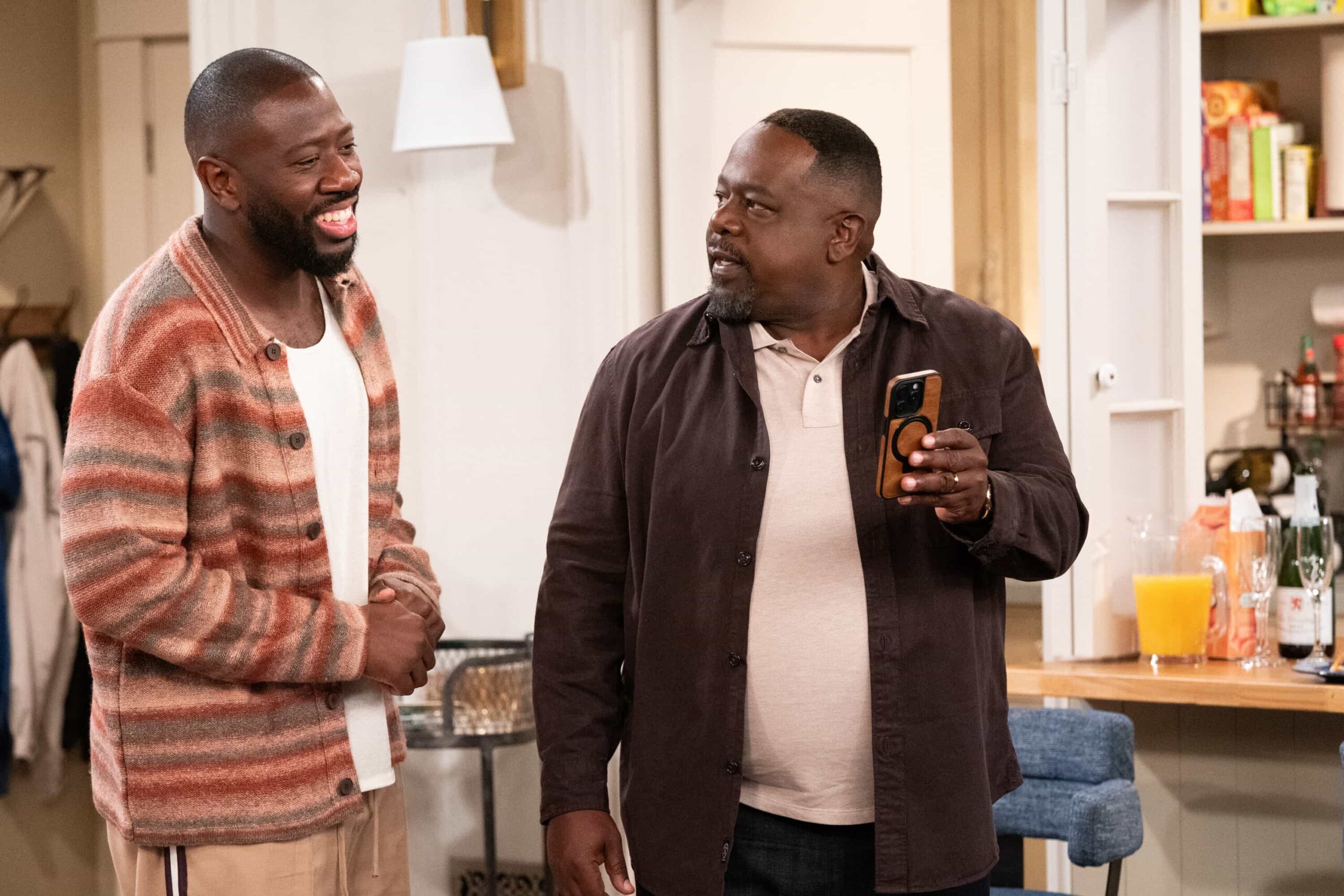 “Welcome to Family Value” – Malcolm’s home renovation takes an unexpected turn when Calvin’s cousin Crutch shows up uninvited to fix his floors. Meanwhile, Dave’s attempts to help around the house and support Grover’s booming T-shirt business lead to more stress than he bargained for, on THE NEIGHBORHOOD, Monday, Nov. 3 (8:00-8:30 PM, ET/PT) on the CBS Television Network, and streaming on Paramount+ (live and on-demand for Paramount+ subscribers, or on-demand for Paramount+ Essential subscribers the day after the episode airs)*. Pictured: Sheaun McKinney as Malcolm and Cedric The Entertainer as Calvin. Photo: Monty Brinton/CBS ©2025 CBS Broadcasting, Inc. All Rights Reserved.