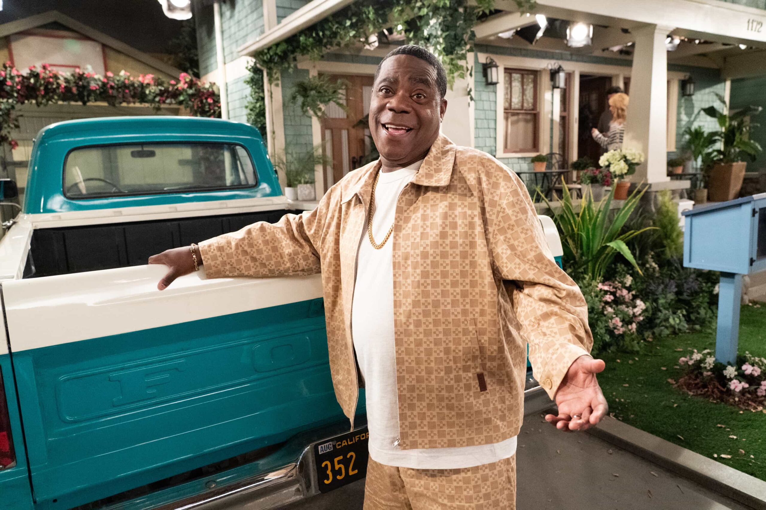 The Neighborhood Season 8 Episode 4 “Welcome to Family Value” – Malcolm’s home renovation takes an unexpected turn when Calvin’s cousin Crutch shows up uninvited to fix his floors. Meanwhile, Dave’s attempts to help around the house and support Grover’s booming T-shirt business lead to more stress than he bargained for, on THE NEIGHBORHOOD, Monday, Nov. 3 (8:00-8:30 PM, ET/PT) on the CBS Television Network, and streaming on Paramount+ (live and on-demand for Paramount+ subscribers, or on-demand for Paramount+ Essential subscribers the day after the episode airs)*. Pictured: Tracy Morgan. Photo: Monty Brinton/CBS ©2025 CBS Broadcasting, Inc. All Rights Reserved.