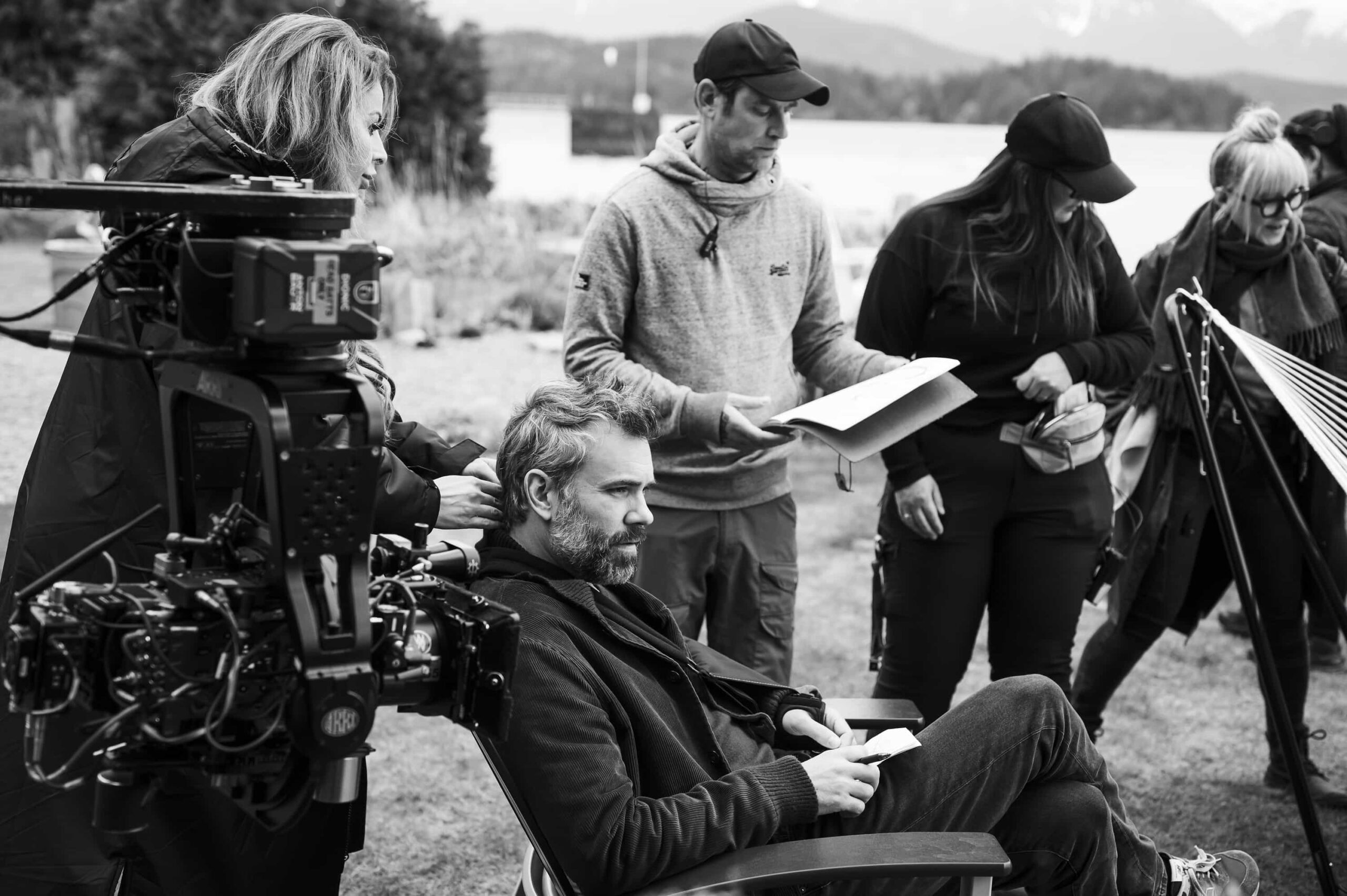 MURDER IN A SMALL TOWN: BEHIND THE SCENES: Rossif Sutherland behind the scenes in the "Trust, But Verify" episode of MURDER IN A SMALL TOWN airing Tuesday, Nov. 4 (8:00-9:00PM ET/PT) on FOX. ©2025 Fox Media LLC. CR: Kailey Schwerman/ FOX.