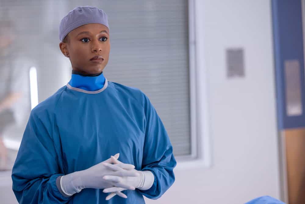 Chicago Med Season 11 Episode 6 “The Story of Us” – Family Drama and Medical Crises Unfold 7 CHICAGO MED -- "The Story of Us" Episode 1106 -- Pictured: Ashlei Sharpe Chestnut as Dr. Naomi Howard -- (Photo by: George Burns Jr/NBC)