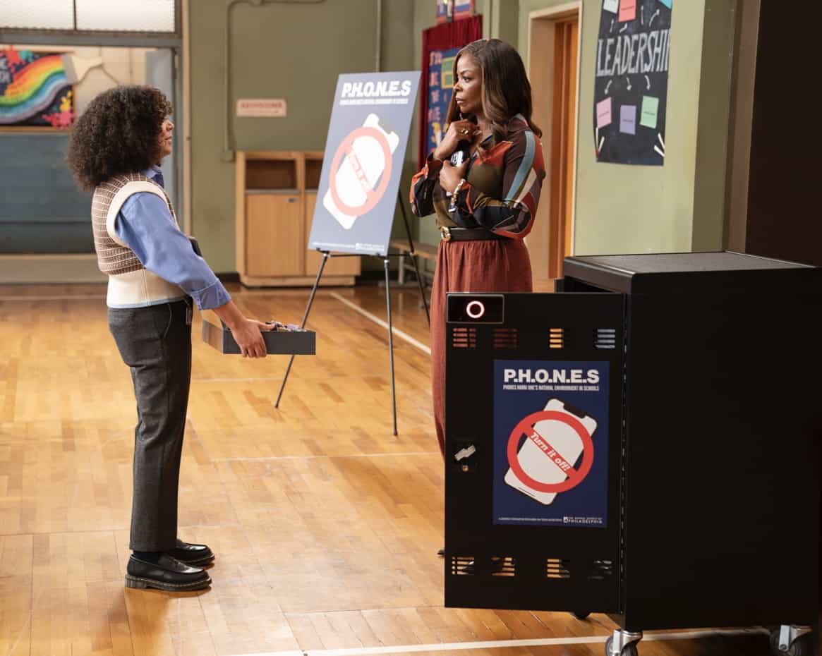 ABBOTT ELEMENTARY Season 5 Episode 6 - “No Phones” - Abbott Elementary participates in the district’s “No Phones Day” initiative. WEDNESDAY, NOV. 5 (8:30-9:02 p.m. EST) on ABC.  (Disney/Gilles Mingasson)
KIMIA BEHPOORNIA, JANELLE JAMES