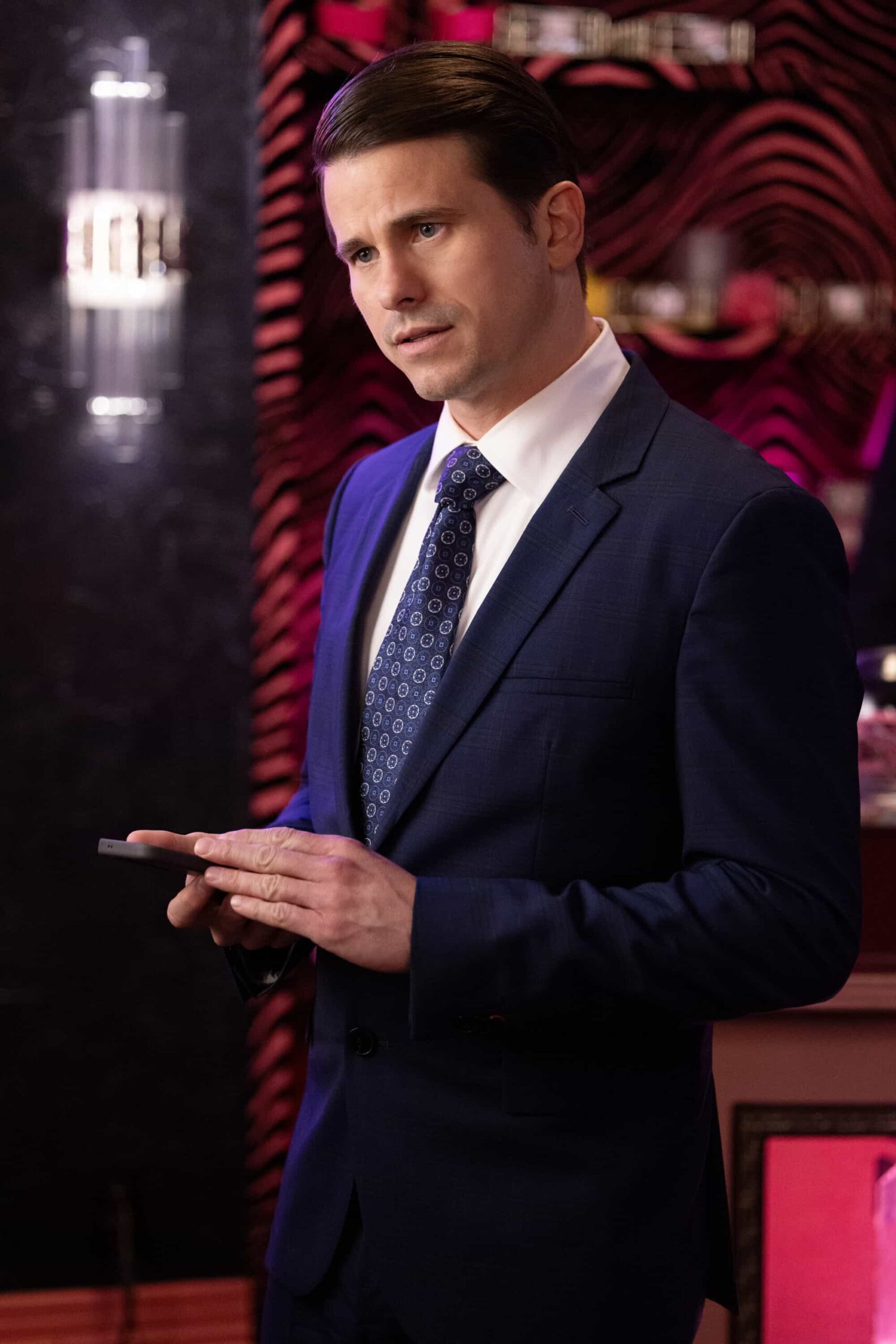 “Mousetrap” – Matty and Olympia race to protect each other from Julian’s suspicions as they also work on the resentencing case of a teenager sentenced as an adult to life, on MATLOCK, Thursday, Nov. 6 (9:01-10:00 PM, ET/PT) on the CBS Television Network, and streaming on Paramount+ (live and on-demand for Paramount+ Premium plan subscribers, or on-demand for Paramount+ Essential subscribers the day after the episode airs)*.  Pictured (L-R): Jason Ritter as “Julian Markston”.  Photo: Sonja Flemming/CBS ©2025 CBS Broadcasting, Inc. All Rights Reserved.