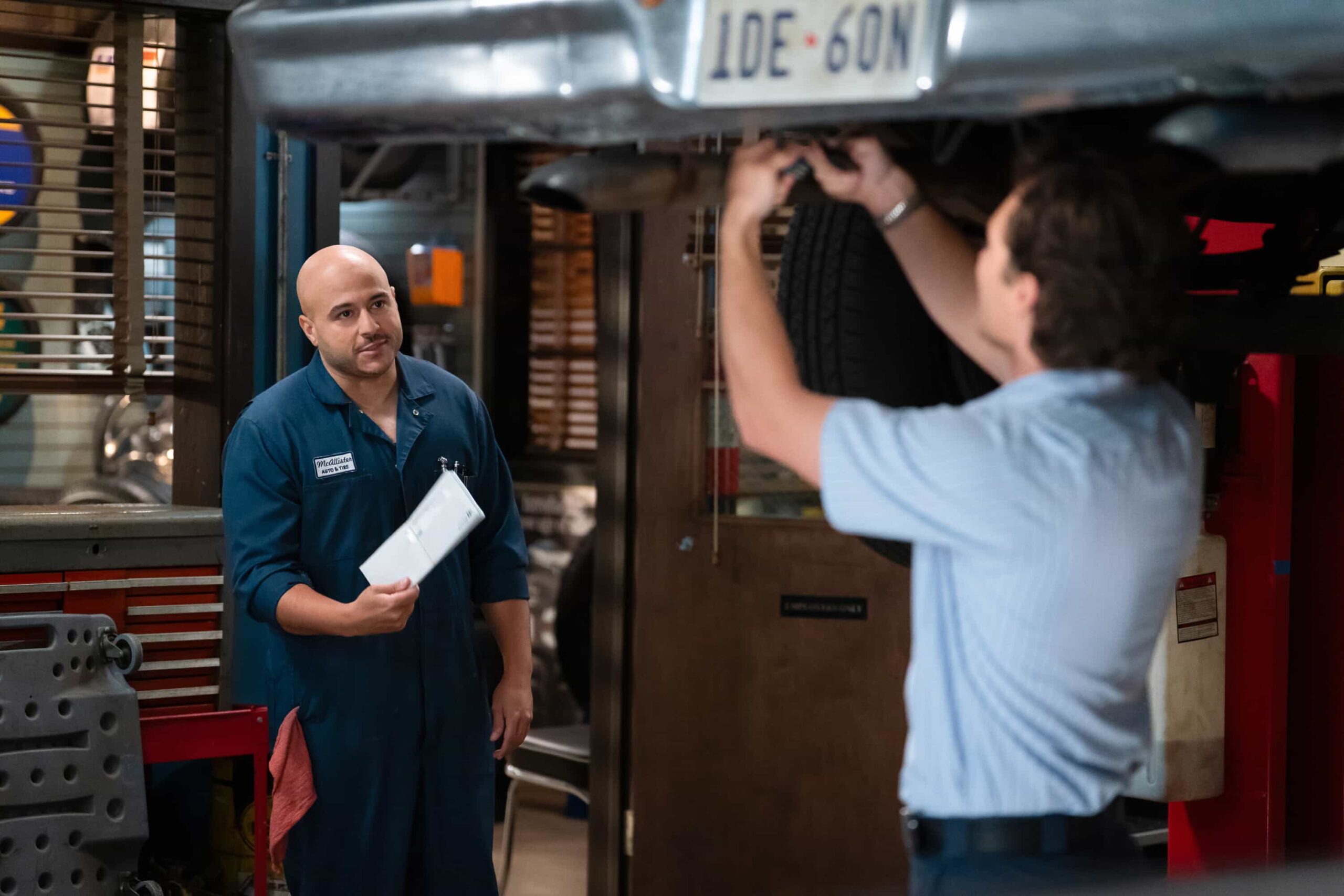 “Dirty Hands and a Barbed-Wire Fence” – Georgie and Ruben are forced to get their hands dirty when Fred Fagenbacher (Matthew Letscher) tries to run them out of business. Meanwhile, Mandy grows suspicious of Georgie’s lies, on GEORGIE & MANDY’S FIRST MARRIAGE, Thursday, Nov. 6 (8:00-8:31 PM, ET/PT) on the CBS Television Network, and streaming on Paramount+ (live and on-demand for Paramount+ Premium plan subscribers, or on-demand for Paramount+ Essential subscribers the day after the episode airs)*.    Pictured (l-R): Jesse Prez as Ruben and Montana Jordan as Georgie    Photo: Troy Harvey/CBS ©2025 CBS Broadcasting, Inc. All Rights Reserved.