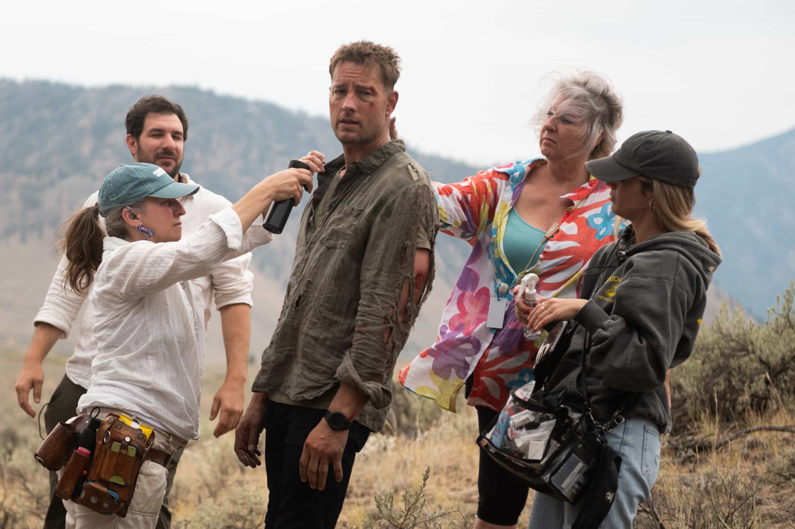 “No Man’s Land” – When a man disappears in a lawless Arizona desert town, Colter’s investigation uncovers a hidden relationship that draws him into a dangerous power struggle – and leaves him facing the hard conditions of the wilderness, on TRACKER, Sunday, Nov. 9 (8:00-9:00 PM, ET/PT) on the CBS Television Network, and streaming on Paramount+ (live and on-demand for Paramount+ Premium plan subscribers, or on-demand for Paramount+ Essential subscribers the day after the episode airs)*. Pictured: Justin Hartley as Colter Shaw. Photo: Sergei Bachlakov/CBS ©2025 CBS Broadcasting, Inc. All Rights Reserved.