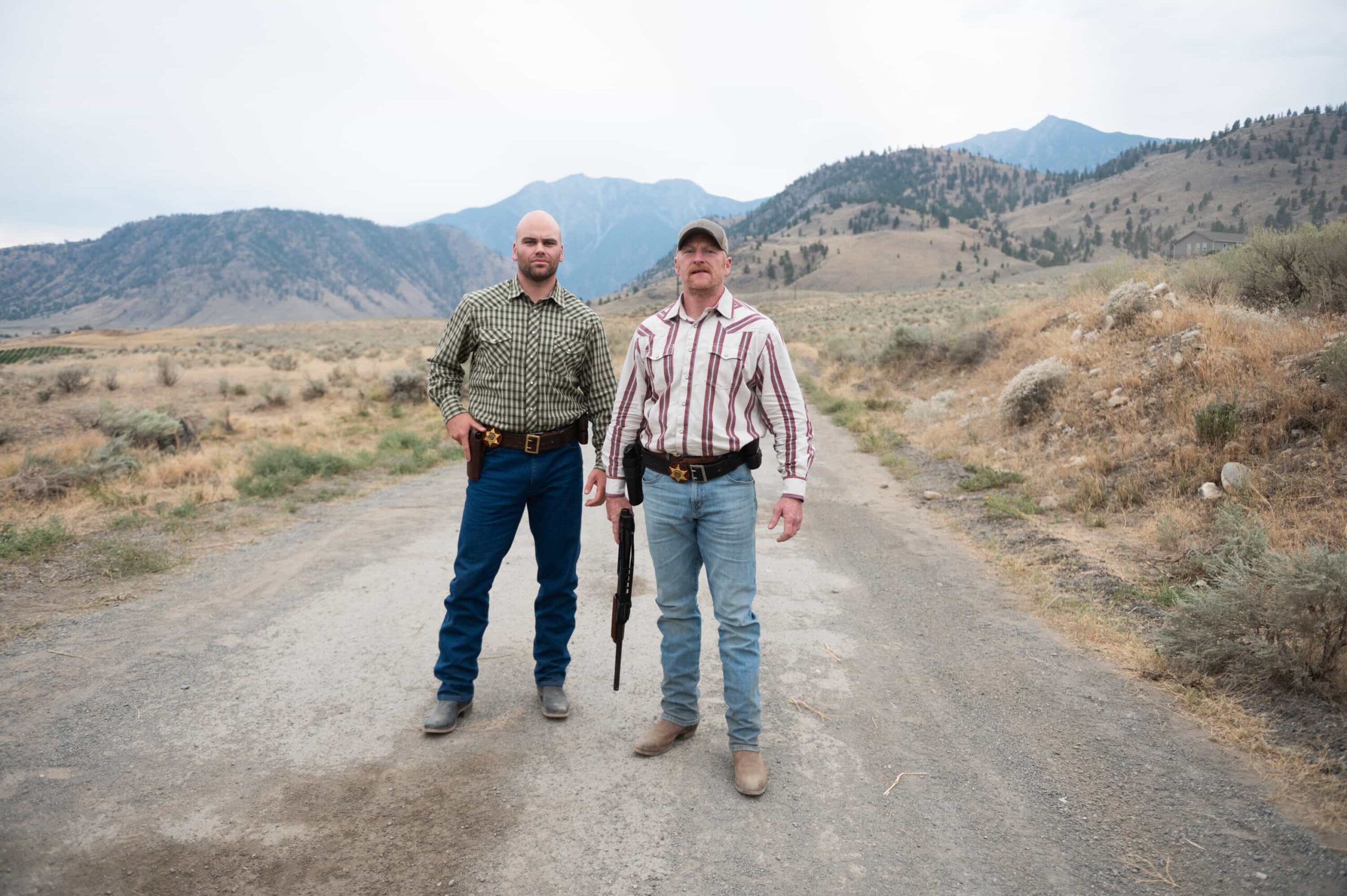 “No Man’s Land” – When a man disappears in a lawless Arizona desert town, Colter’s investigation uncovers a hidden relationship that draws him into a dangerous power struggle – and leaves him facing the hard conditions of the wilderness, on TRACKER, Sunday, Nov. 9 (8:00-9:00 PM, ET/PT) on the CBS Television Network, and streaming on Paramount+ (live and on-demand for Paramount+ Premium plan subscribers, or on-demand for Paramount+ Essential subscribers the day after the episode airs)*. Pictured: Zelman Gabriel as Cody and Mac Brandt as Wade. Photo: Sergei Bachlakov/CBS ©2025 CBS Broadcasting, Inc. All Rights Reserved.