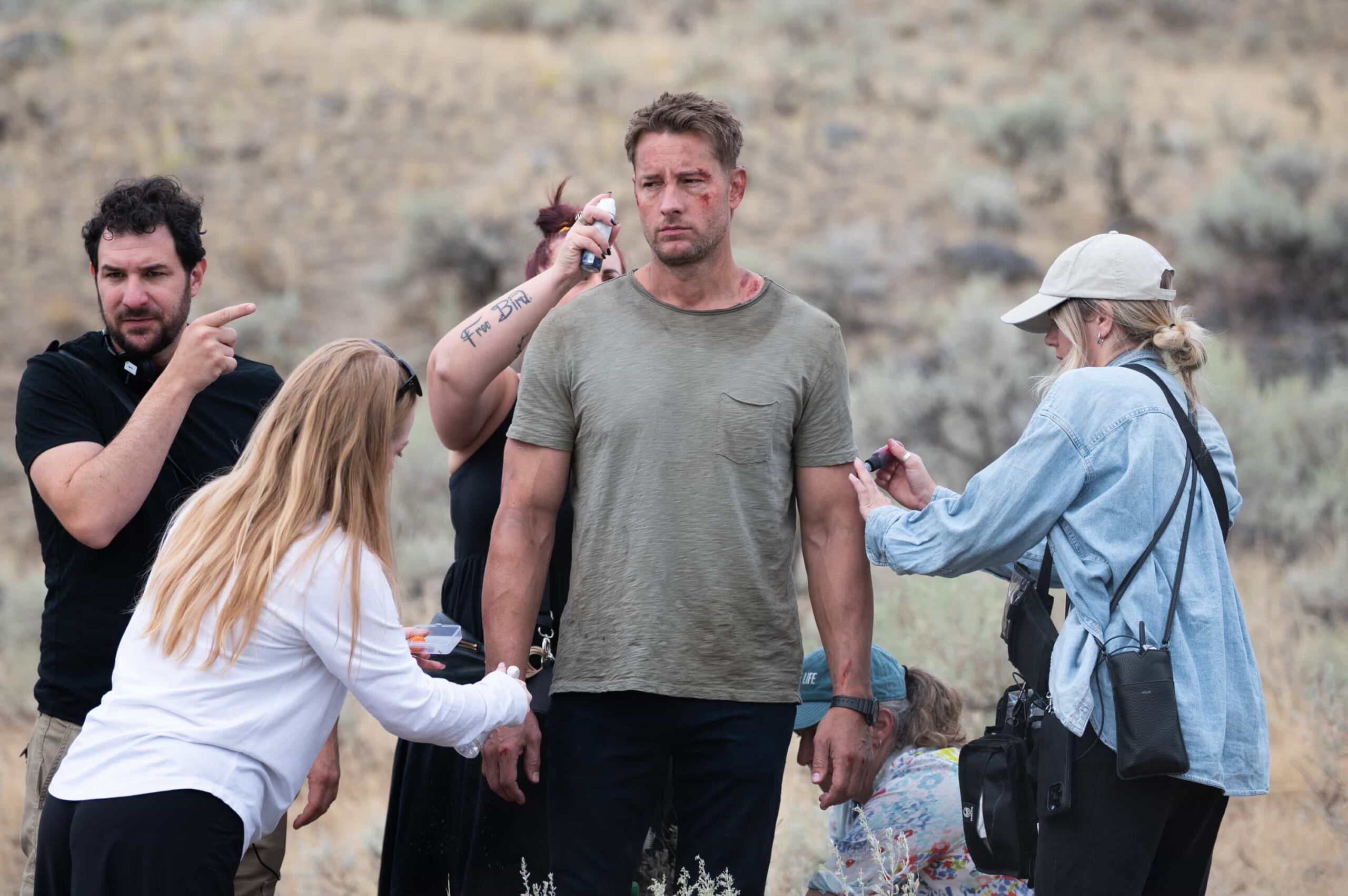 “No Man’s Land” – When a man disappears in a lawless Arizona desert town, Colter’s investigation uncovers a hidden relationship that draws him into a dangerous power struggle – and leaves him facing the hard conditions of the wilderness, on TRACKER, Sunday, Nov. 9 (8:00-9:00 PM, ET/PT) on the CBS Television Network, and streaming on Paramount+ (live and on-demand for Paramount+ Premium plan subscribers, or on-demand for Paramount+ Essential subscribers the day after the episode airs)*. Pictured: Justin Hartley as Colter Shaw. Photo: Sergei Bachlakov/CBS ©2025 CBS Broadcasting, Inc. All Rights Reserved.