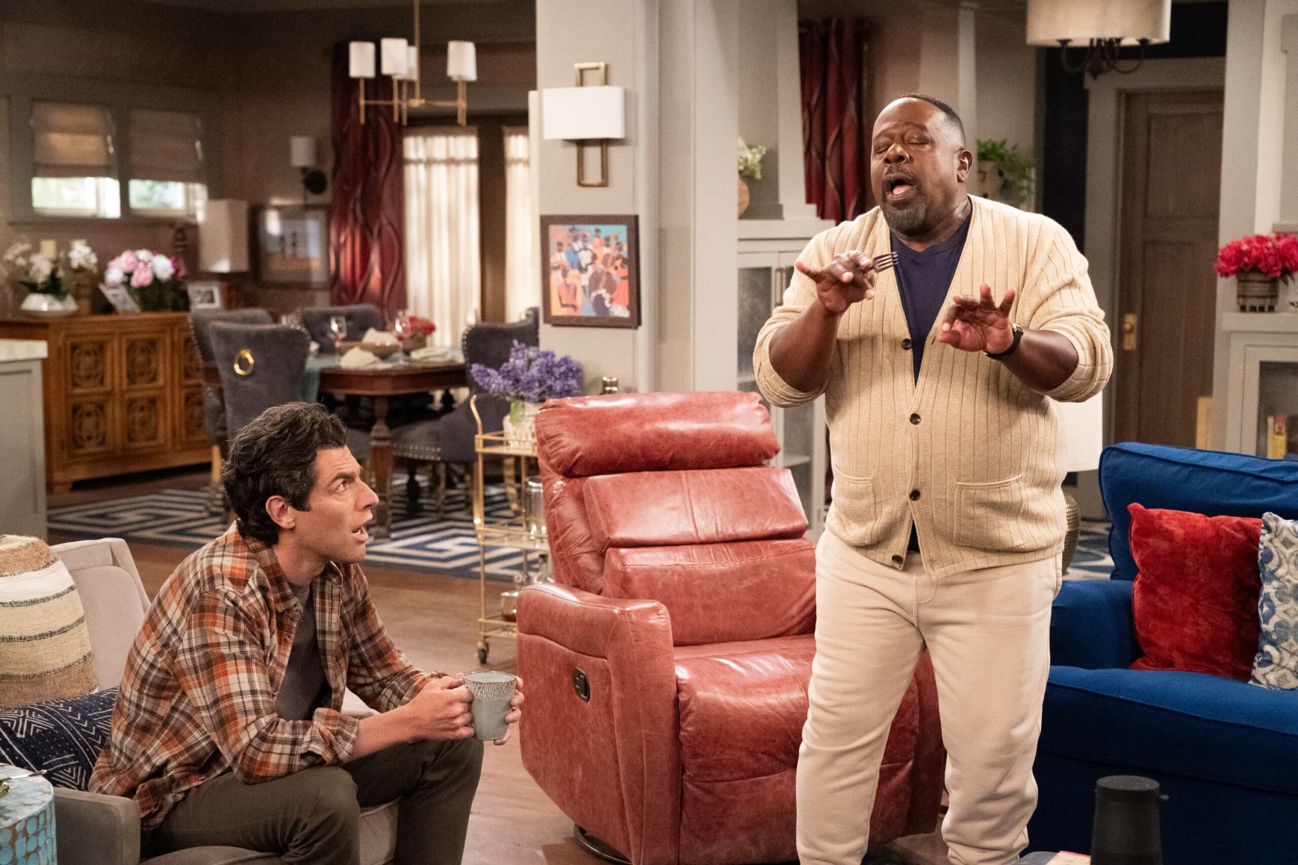 “Welcome to New Horizons” – Dave’s silent auction wins lead to a classical concert outing with Gemma and the Butlers that quickly goes off the rails. Meanwhile, Malcolm’s ghostwriting gig takes a surprising turn when Tina encourages him to dive into reality TV for inspiration – sparking an unexpected obsession, on THE NEIGHBORHOOD, Monday, Nov. 10 (8:00-8:30 PM, ET/PT) on the on the CBS Television Network, and streaming on Paramount+ (live and on-demand for Paramount+ subscribers, or on-demand for Paramount+ Essential subscribers the day after the episode airs)*. Pictured: Max Greenfield as Dave and Cedric The Entertainer as Calvin. Photo: Monty Brinton/CBS ©2025 CBS Broadcasting, Inc. All Rights Reserved.