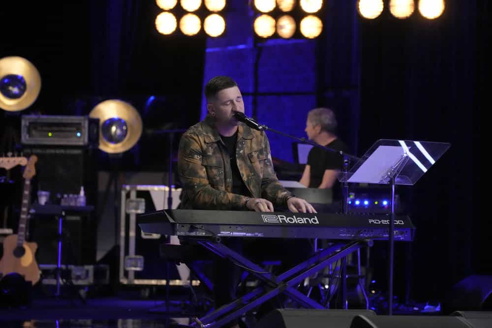 THE VOICE -- The Knockouts Part 3 Episode 2812 -- Pictured: Rob Cole -- (Photo by: Casey Durkin/NBC)