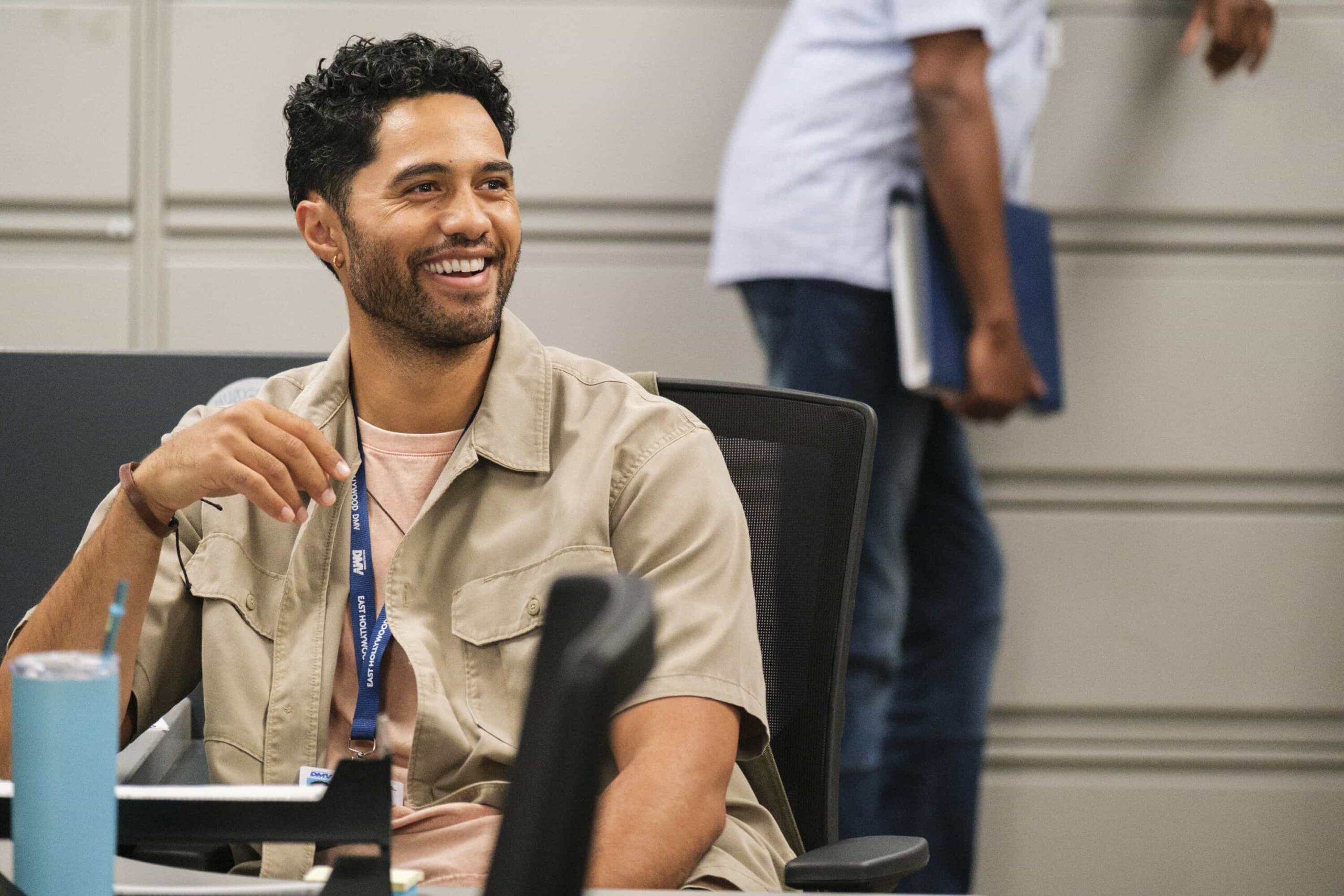 DMV Season 1 Episode 5 “Stick Shift” – When Ceci accuses Colette of only being kind for the credit, Colette anonymously gives Noa the perfect gift, on DMV, Monday, Nov. 10 (8:30-9:00 PM, ET/PT) on the CBS Television Network, and streaming on Paramount+ (live and on-demand for Paramount+ Premium plan subscribers, or on-demand for Paramount+ Essential subscribers the day after the episode airs)*. Pictured: Alex Tarrant as Noa. Photo: Bertrand Calmeau/CBS ©2025 CBS Broadcasting, Inc. All Rights Reserved.