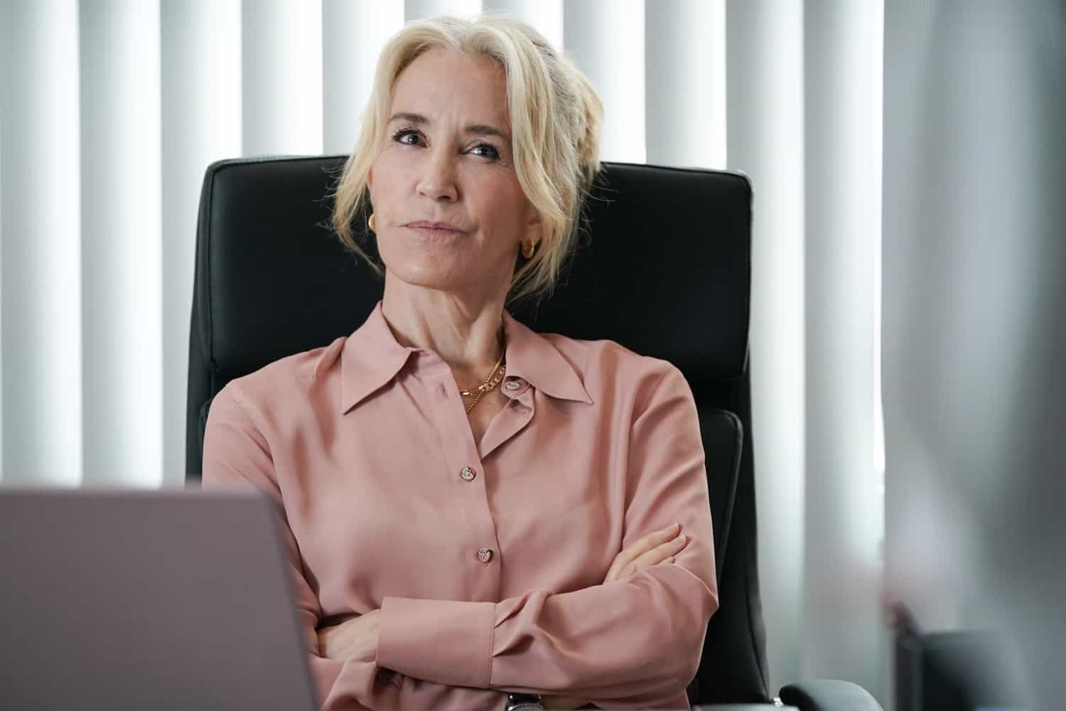 DOC: Felicity Huffman in the "What I Did For Love" episode of DOC airing Tuesday, Nov. 11 (8:00-9:00 PM ET/PT) on FOX. CR: John Medland/FOX. ©2025 FOX Media LLC.