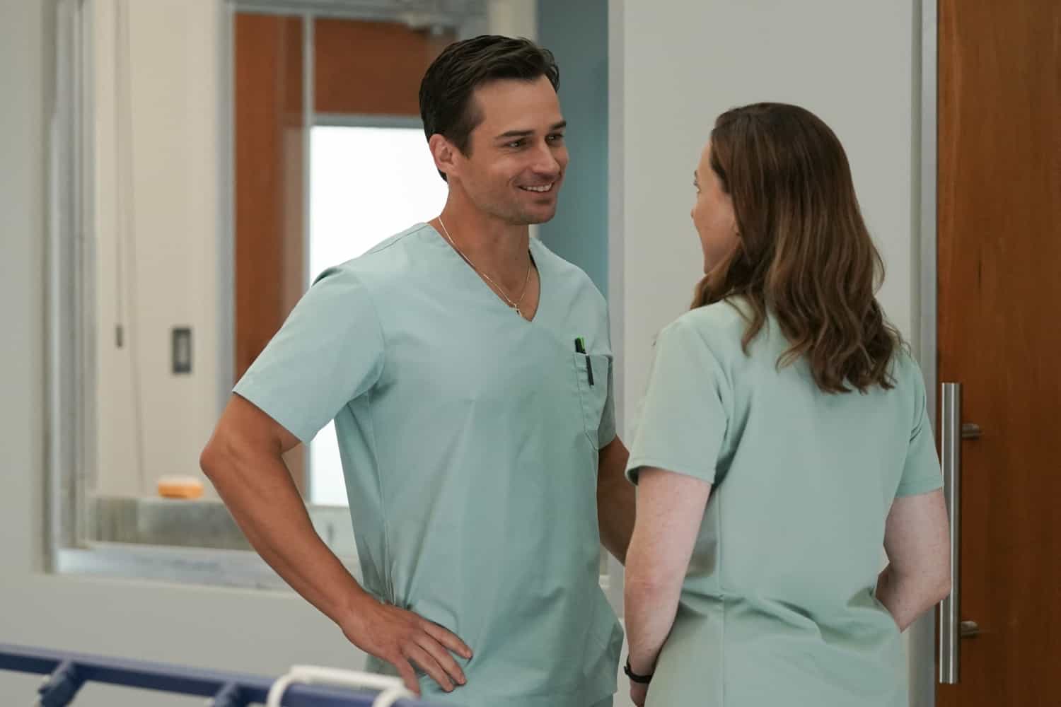 DOC: L-R: Jon-Michael Ecker and Molly Parker in the "What I Did For Love" episode of DOC airing Tuesday, Nov. 11 (8:00-9:00 PM ET/PT) on FOX. CR: John Medland/FOX. ©2025 FOX Media LLC.