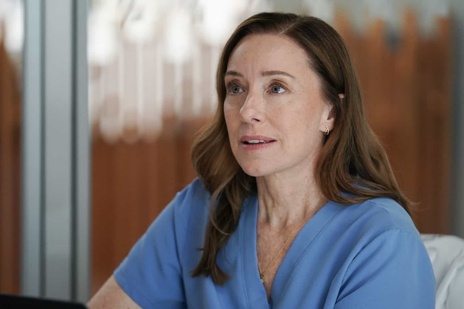 DOC: Molly Parker in the "What I Did For Love" episode of DOC airing Tuesday, Nov. 11 (8:00-9:00 PM ET/PT) on FOX. CR: John Medland/FOX. ©2025 FOX Media LLC.