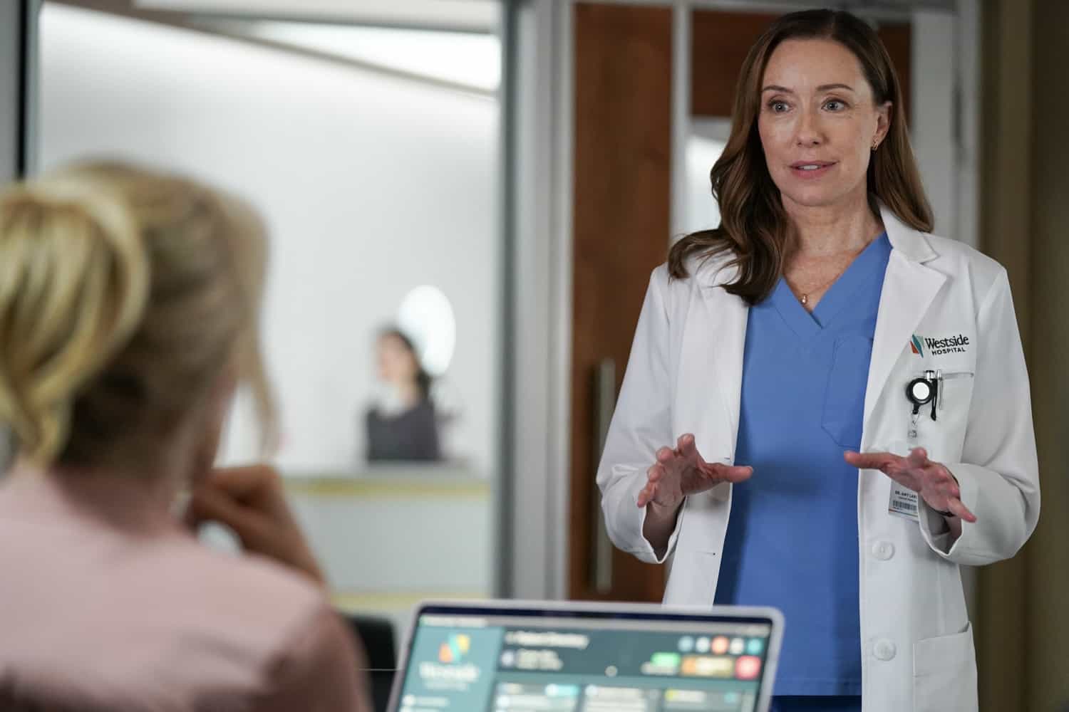 DOC: Molly Parker in the "What I Did For Love" episode of DOC airing Tuesday, Nov. 11 (8:00-9:00 PM ET/PT) on FOX. CR: John Medland/FOX. ©2025 FOX Media LLC.