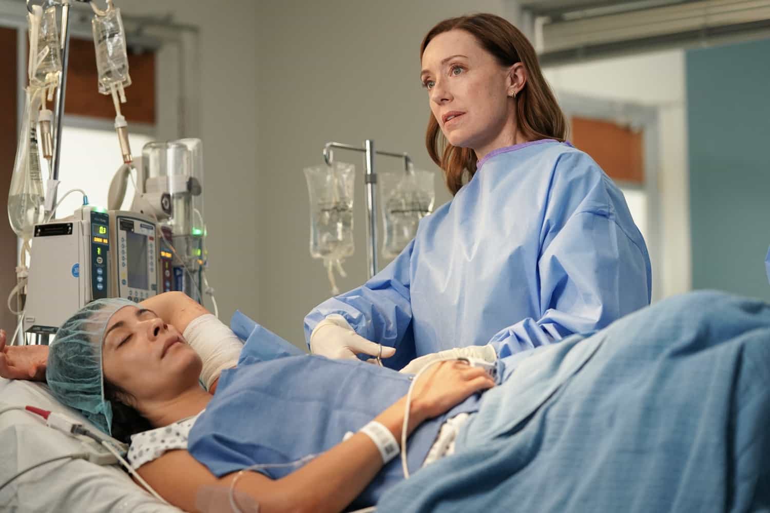 DOC: L-R: Guest star Tennille Read and Molly Parker in the "What I Did For Love" episode of DOC airing Tuesday, Nov. 11 (8:00-9:00 PM ET/PT) on FOX. CR: John Medland/FOX. ©2025 FOX Media LLC.