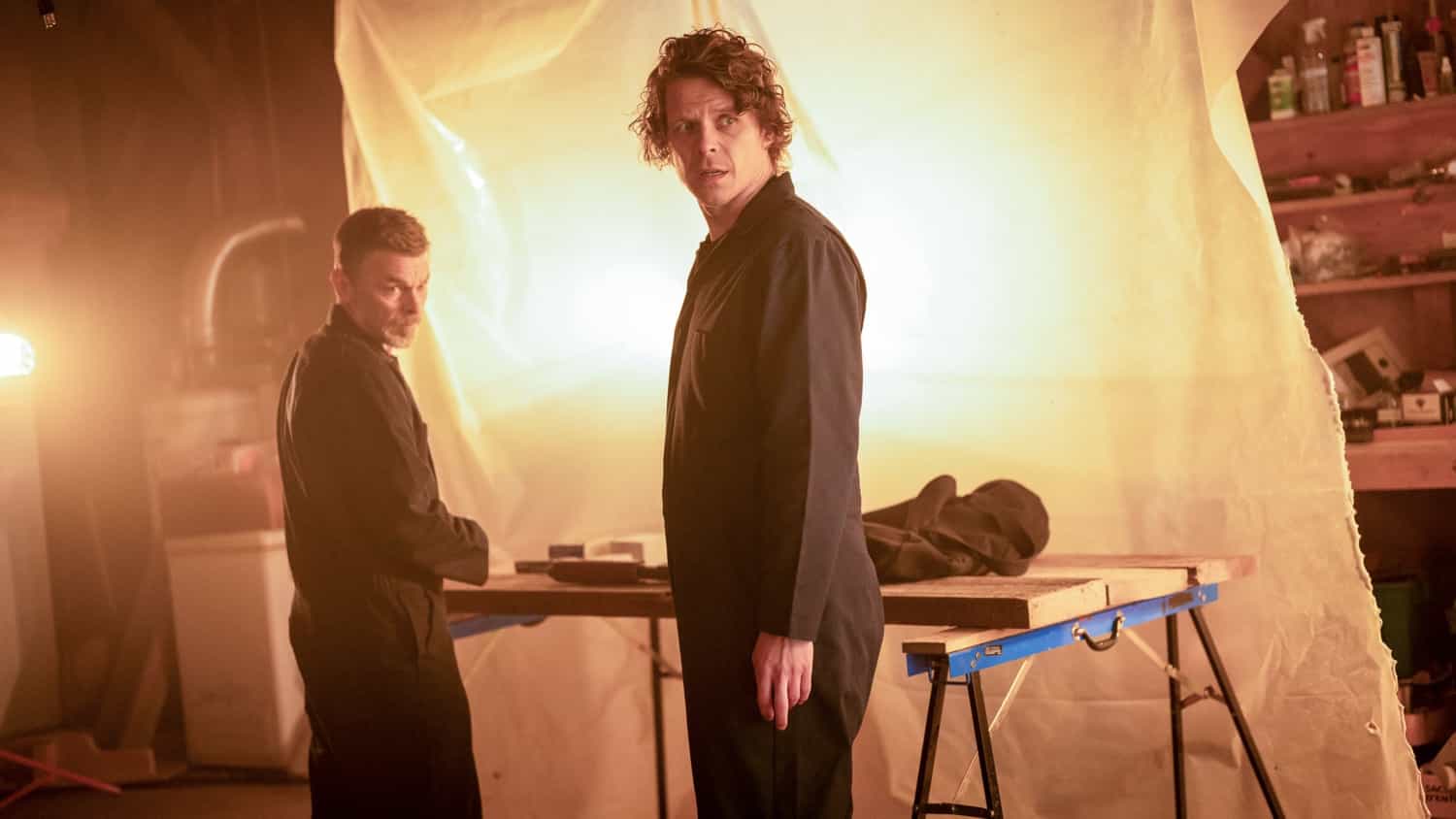 MURDER IN A SMALL TOWN: L-R: Ian Tracey and Adam Klassen in the "This, That, and the Other Thing" episode of MURDER IN A SMALL TOWN airing Tuesday, Nov. 11 (8:00-9:00PM ET/PT) on FOX. ©2025 Fox Media LLC. CR: Kailey Schwerman/ FOX.