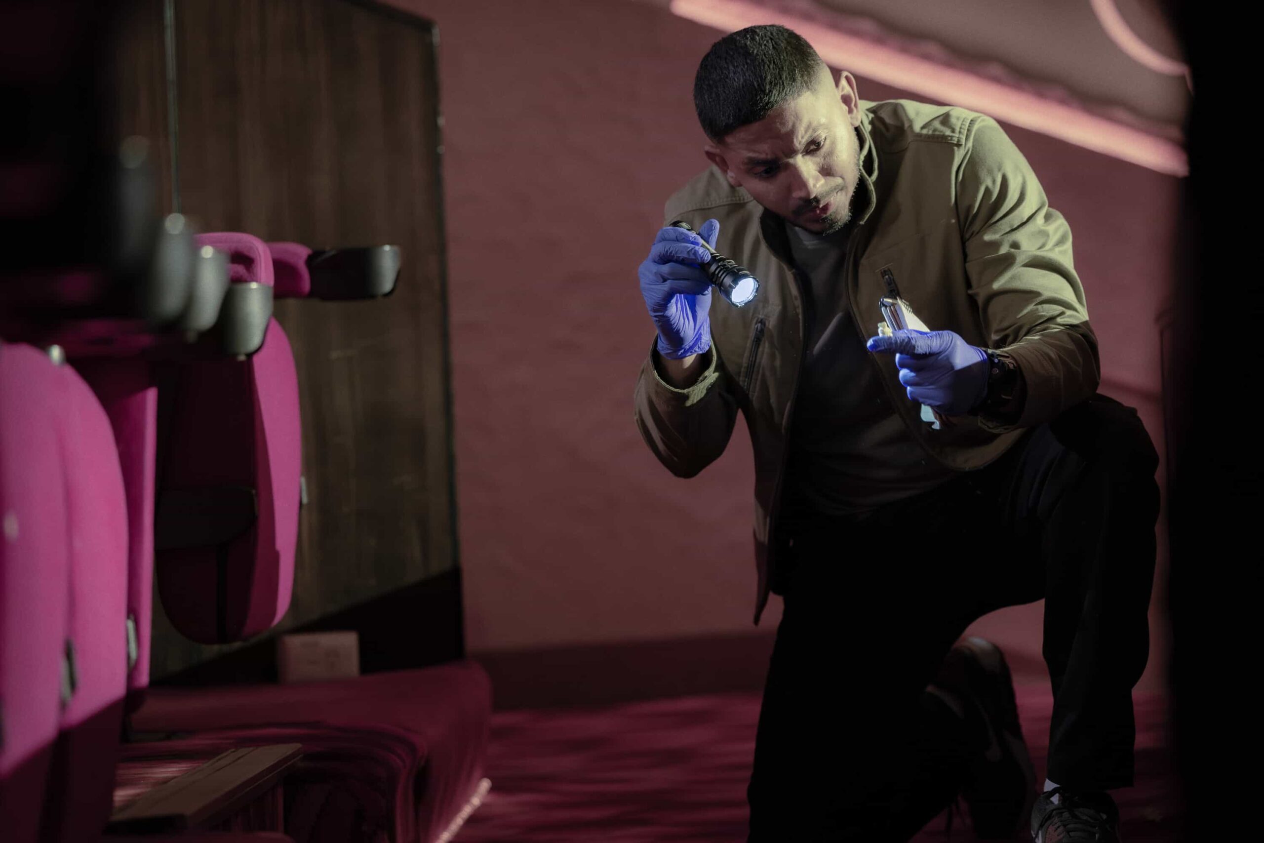 “Black Is White” – When a U.S. Navy attaché is found dead with a USB lodged in his throat, the team tracks a killer believed to have ties to an international chess tournament in Sydney, on NCIS: SYDNEY, Tuesday, Nov. 11 (10:00-11:00 PM, ET/PT) on the CBS Television Network, and streaming on Paramount+ (live and on demand for Paramount+ Premium plan subscribers, or on demand for Paramount+ Essential subscribers the day after the episode airs)*. Sean Sagar as NCIS Special Agent DeShawn Jackson in NCIS: Sydney episode 5, season 3 streaming on Paramount+, 2025. Photo Credit:  Daniel Asher Smith/Paramount+   © TM & © 2025 CBS Studios Inc. NCIS: Sydney and related marks and logos  are trademarks of CBS Studios Inc. All Rights Reserved.