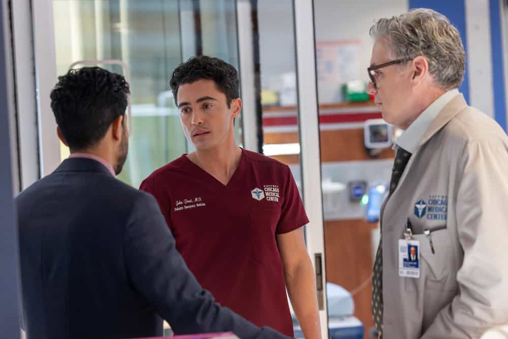 CHICAGO MED -- "Double Down" Episode 1107 -- Pictured: (l-r) Manish Dayal as Dr. Theo Rabari, Darren Barnet as Dr. John Frost, Oliver Platt as Dr. Daniel Charles -- (Photo by: George Burns Jr/NBC)