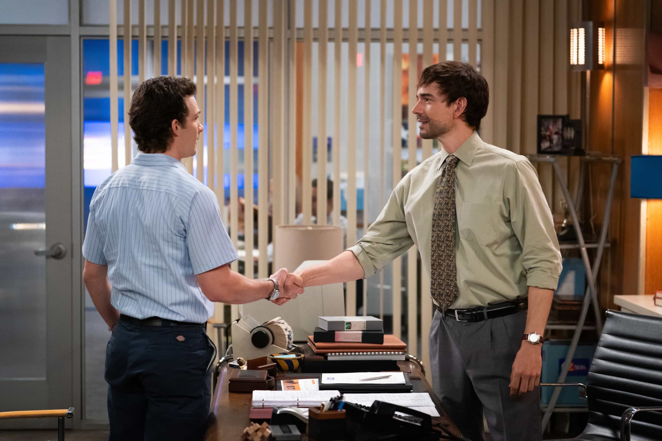 “A Pregnancy Test and an Old Man’s Gallbladder” – Georgie’s jealousy rears its head when Mandy gets sent on an overnight work trip with her ex and current boss, Scott (Christopher Gorham). Meanwhile, Jim and Audrey panic when they find a pregnancy test in Connor’s trash, on GEORGIE & MANDY’S FIRST MARRIAGE, Thursday, Nov. 13 (8:00-8:30 PM, ET/PT) on the CBS Television Network, and streaming on Paramount+ (live and on-demand for Paramount+ Premium plan subscribers, or on-demand for Paramount+ Essential subscribers the day after the episode airs)*.  Pictured (L-R): Montana Jordan as Georgie and Christopher Gorham as Scott  Photo: Troy Harvey/CBS ©2025 CBS Broadcasting, Inc. All Rights Reserved.