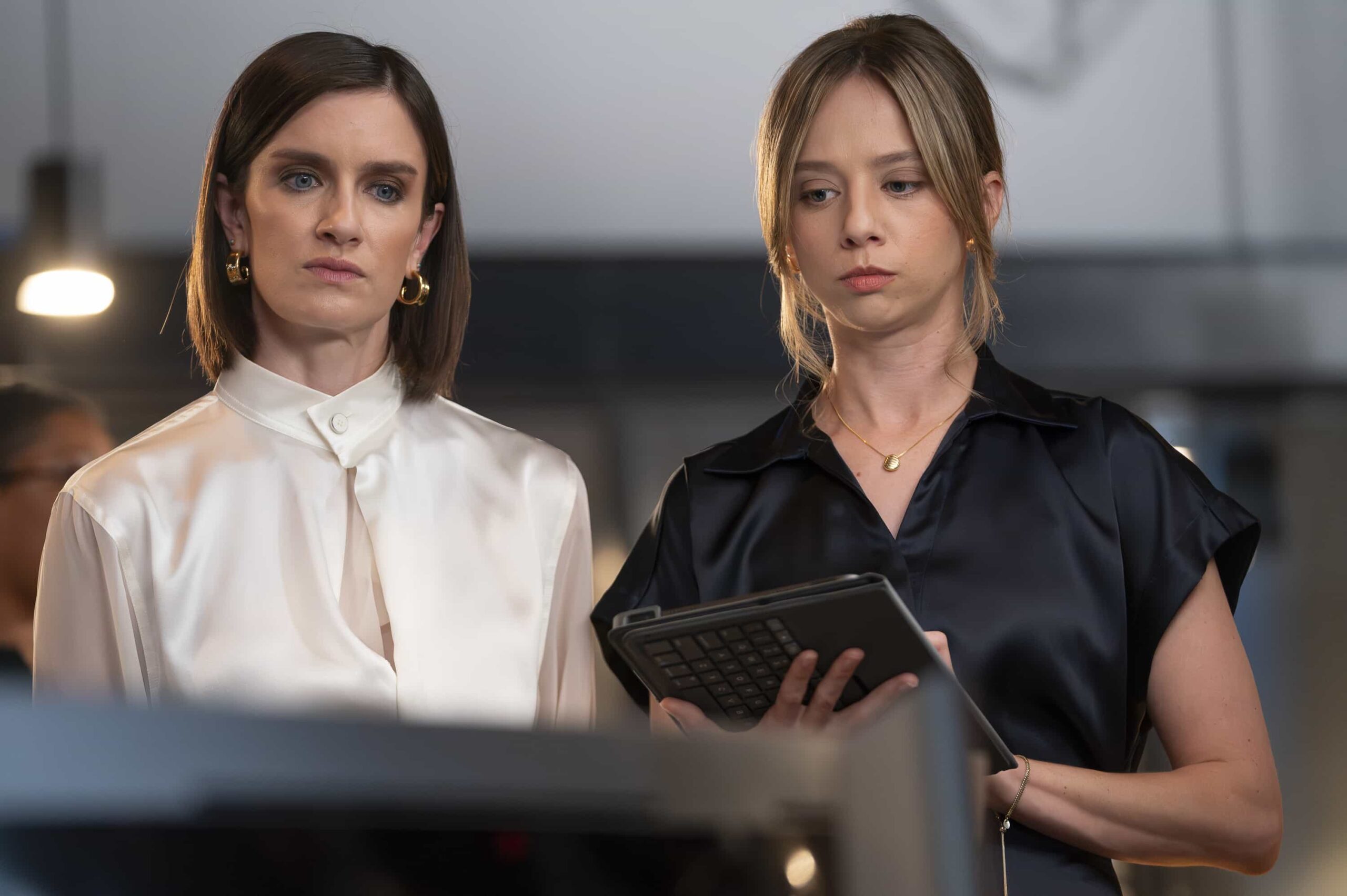 9-1-1-Nashville Season 1 Episode 6 : “Good Southern Manors” - As Don, Blue and Ryan take extreme measures to prevent a distillery explosion, the 9-1-1 call center is disrupted by budget cuts and hackers. Amidst the chaos, Blythe faces an emergency of her own. THURSDAY, NOV. 13 (9:00-10:00 p.m. EST) on ABC. THURSDAY, NOV. 13 (9:00-10:00 p.m. EST) on ABC. (Disney/Jake Giles Netter) 
ANNA WOOD, ANNA LORE