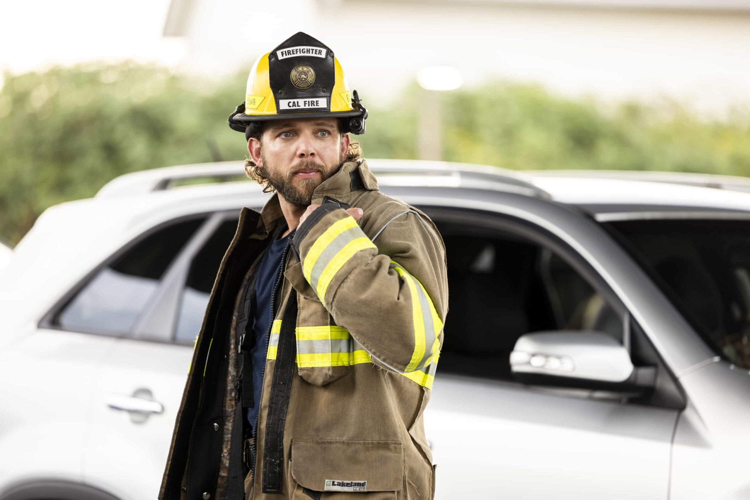 Fire Country Season 4 Episode 5 “Happy First Day, Manny” – The team responds to a dangerous fire at the local drive in movie theater where they must enlist civilians to help stop the spread, on FIRE COUNTRY, Friday, Nov. 14 (9:00-10:00 PM, ET/PT) on the CBS Television Network, and streaming on Paramount+ (live and on-demand for Paramount+ Premium plan subscribers, or on-demand for Paramount+ Essential subscribers the day after the episode airs).  Pictured: Max Thieriot as Bode Leone. Photo: Eike Schroter/CBS ©2025 CBS Broadcasting, Inc. All Rights Reserved.