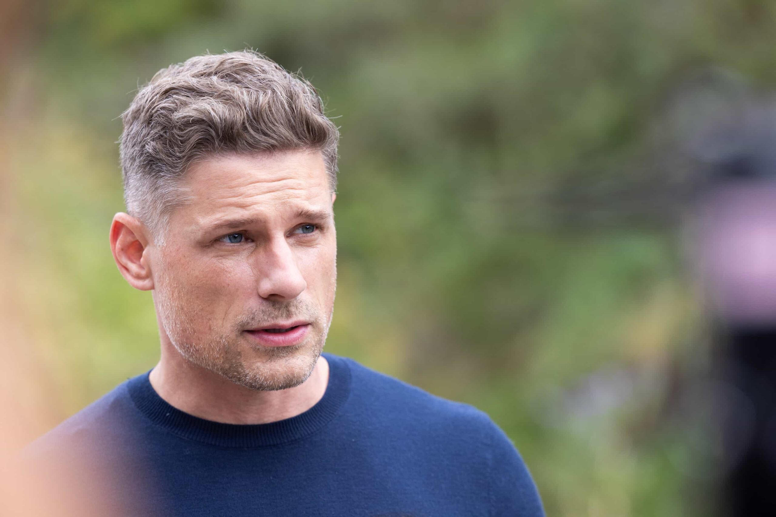 “Death & Taxes” – As cannabis growers in Edgewater scramble to pay their taxes in cash, a violent robbery leaves a man in critical condition and exposes the vulnerability of the legal cannabis trade. Meanwhile, Mickey navigates a tense meal with her stepsister, Sharon (FIRE COUNTRY), on SHERIFF COUNTRY, Friday, Dec. 12 (8:00-9:00 PM, ET/PT) on the CBS Television Network, and streaming on Paramount+ (live and on-demand for Paramount+ Premium plan subscribers, or on-demand for Paramount+ Essential subscribers the day after the episode airs)*. Pictured: Matt Lauria as Boone. Photo: Darren Goldstein/CBS ©2025 CBS Broadcasting, Inc. All Rights Reserved.