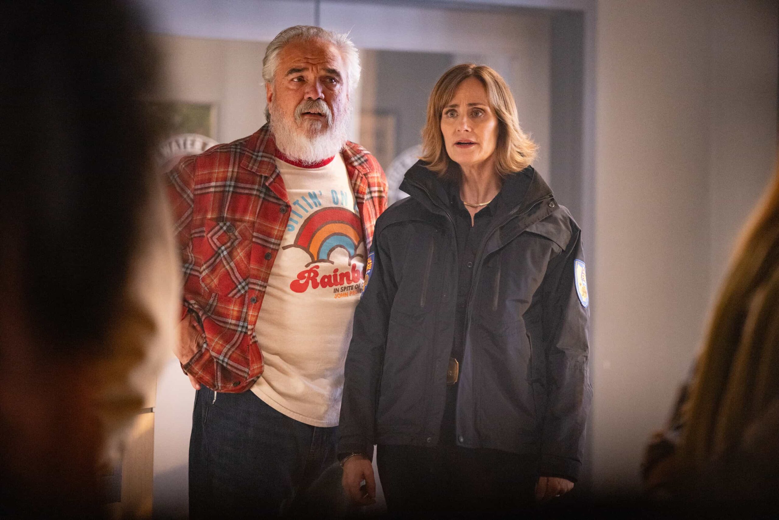 Sheriff Country Season 1 Episode 8 “Death & Taxes” – As cannabis growers in Edgewater scramble to pay their taxes in cash, a violent robbery leaves a man in critical condition and exposes the vulnerability of the legal cannabis trade. Meanwhile, Mickey navigates a tense meal with her stepsister, Sharon (FIRE COUNTRY), on SHERIFF COUNTRY, Friday, Dec. 12 (8:00-9:00 PM, ET/PT) on the CBS Television Network, and streaming on Paramount+ (live and on-demand for Paramount+ Premium plan subscribers, or on-demand for Paramount+ Essential subscribers the day after the episode airs)*. Pictured: W. Earl Brown as Wes Fox and Diane Farr as Sharon. Photo: Darren Goldstein/CBS ©2025 CBS Broadcasting, Inc. All Rights Reserved.