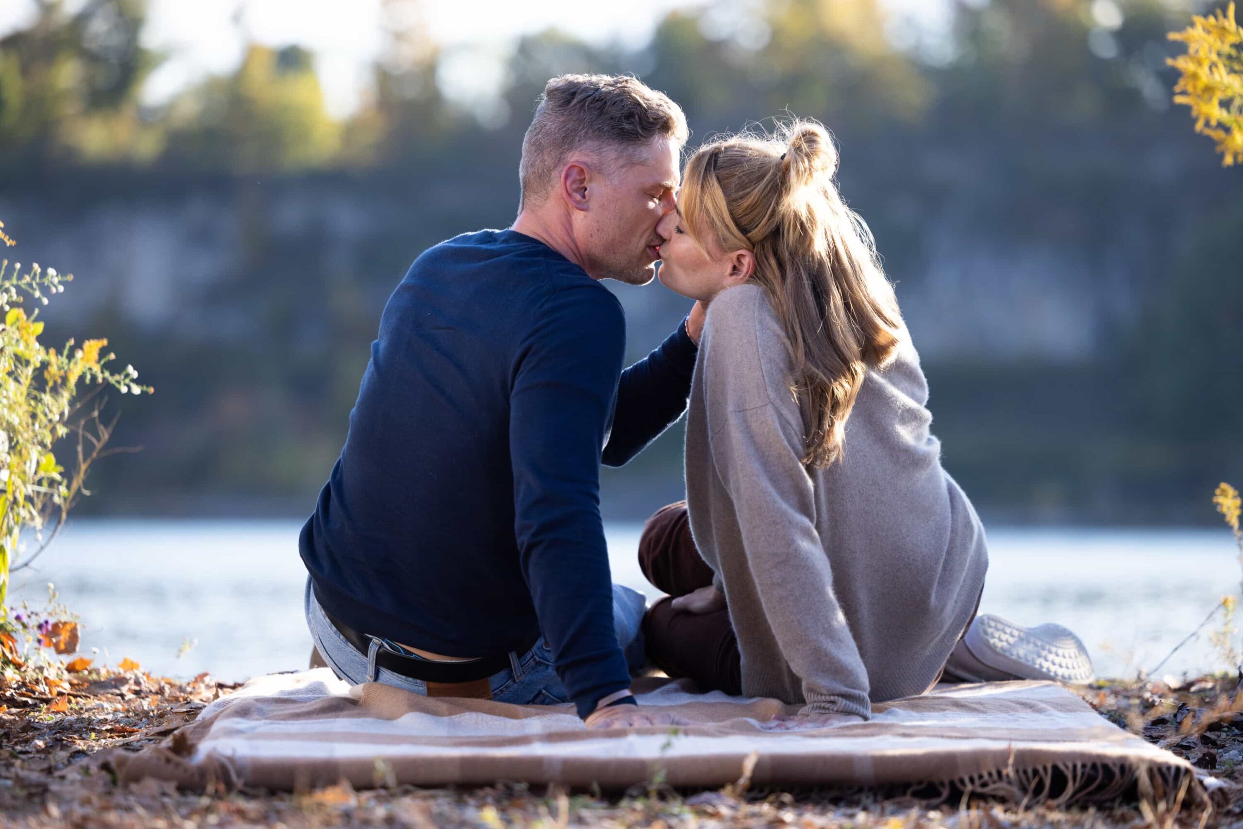 Sheriff Country Season 1 Episode 8 “Death & Taxes” – As cannabis growers in Edgewater scramble to pay their taxes in cash, a violent robbery leaves a man in critical condition and exposes the vulnerability of the legal cannabis trade. Meanwhile, Mickey navigates a tense meal with her stepsister, Sharon (FIRE COUNTRY), on SHERIFF COUNTRY, Friday, Dec. 12 (8:00-9:00 PM, ET/PT) on the CBS Television Network, and streaming on Paramount+ (live and on-demand for Paramount+ Premium plan subscribers, or on-demand for Paramount+ Essential subscribers the day after the episode airs)*. Pictured: Matt Lauria as Boone and Suze Misner as Nora Boone. Photo: Darren Goldstein/CBS ©2025 CBS Broadcasting, Inc. All Rights Reserved.