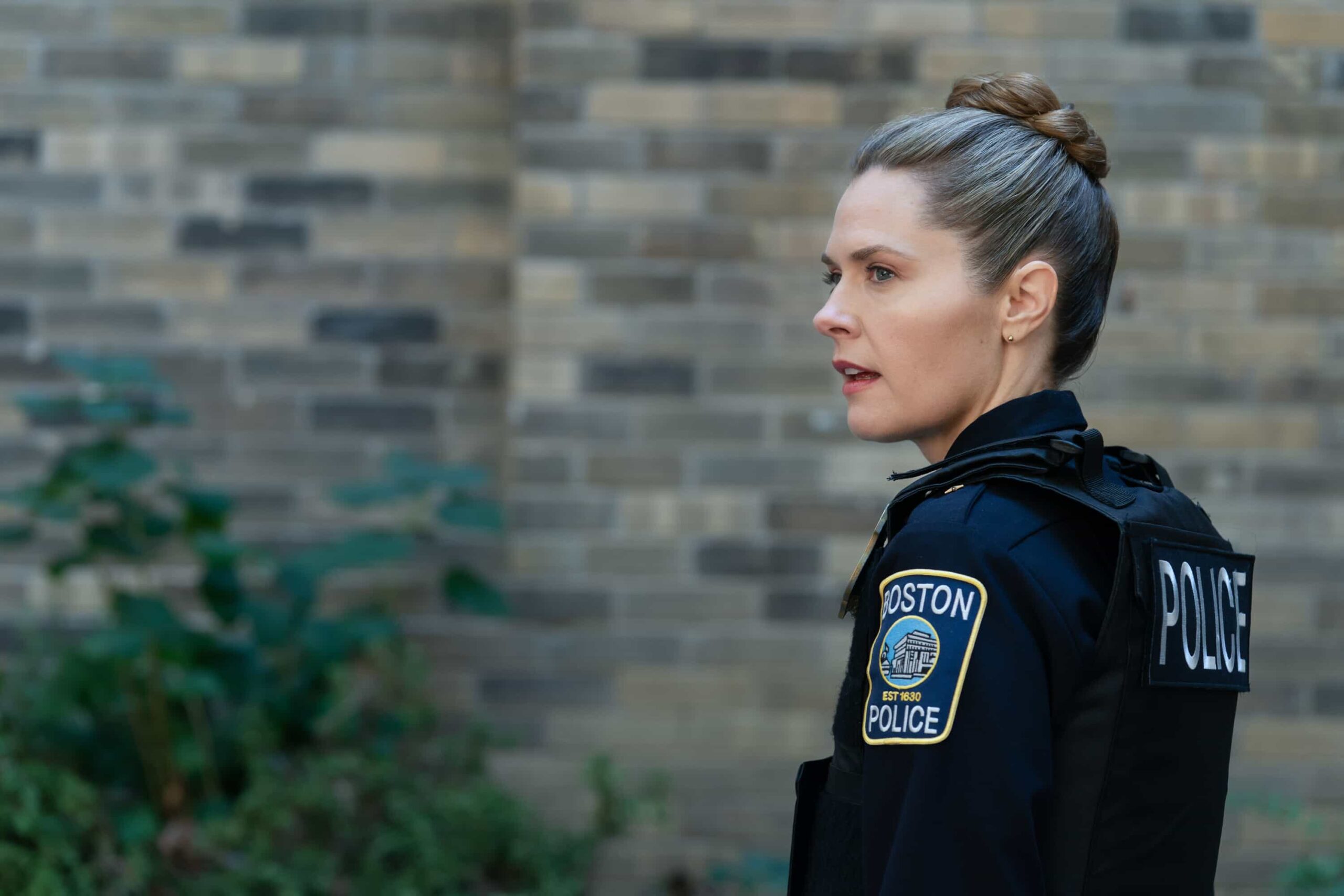 “Suffer the Children” – Danny and Lena take on a high-stakes murder case that leads to one of Boston’s most infamous unsolved crimes. Meanwhile, tensions rise within the Silver family as a complex shooting case sparks debate over accountability and parenting, on “BOSTON BLUE,” Friday, Nov. 14 (10:00-11:00 PM, ET/PT) on the CBS Television Network, and streaming on Paramount+ (live and on-demand for Paramount+ subscribers, or on-demand for Paramount+ Essential subscribers the day after the episode airs)*. Pictured: Maggie Lawson as Sarah Silver Photo: John Medland/CBS ©2025 CBS Broadcasting, Inc. All Rights Reserved.