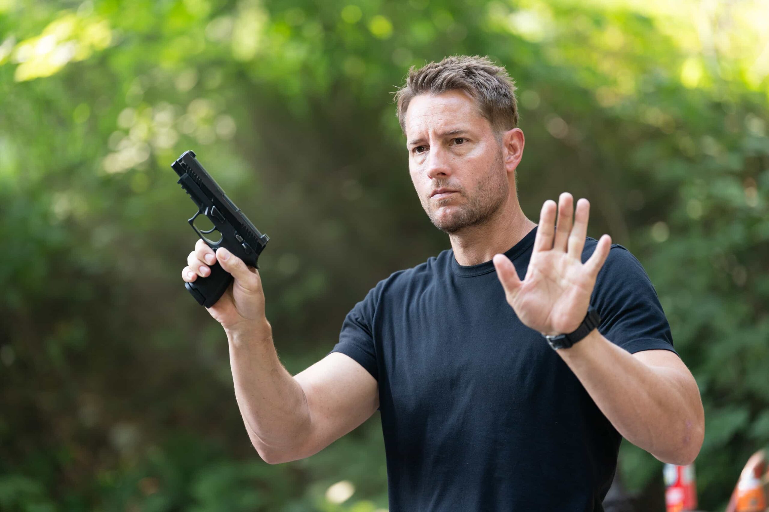 “The Old Ways” – When four teens vanish during a hike in the Santa Cruz Mountains, Colter’s search uncovers a hidden agenda behind their journey, leading him to an off-grid community where all their lives are put in danger, Sunday, Nov. 16 (8:30-9:30PM, ET/PT) on the CBS Television Network, and streaming on Paramount+ (live and on-demand for Paramount+ Premium plan subscribers, or on-demand for Paramount+ Essential subscribers the day after the episode airs)*.  Pictured: Justin Hartley as Colter Shaw. Photo: Darko Sikman/CBS ©2025 CBS Broadcasting, Inc. All Rights Reserved.