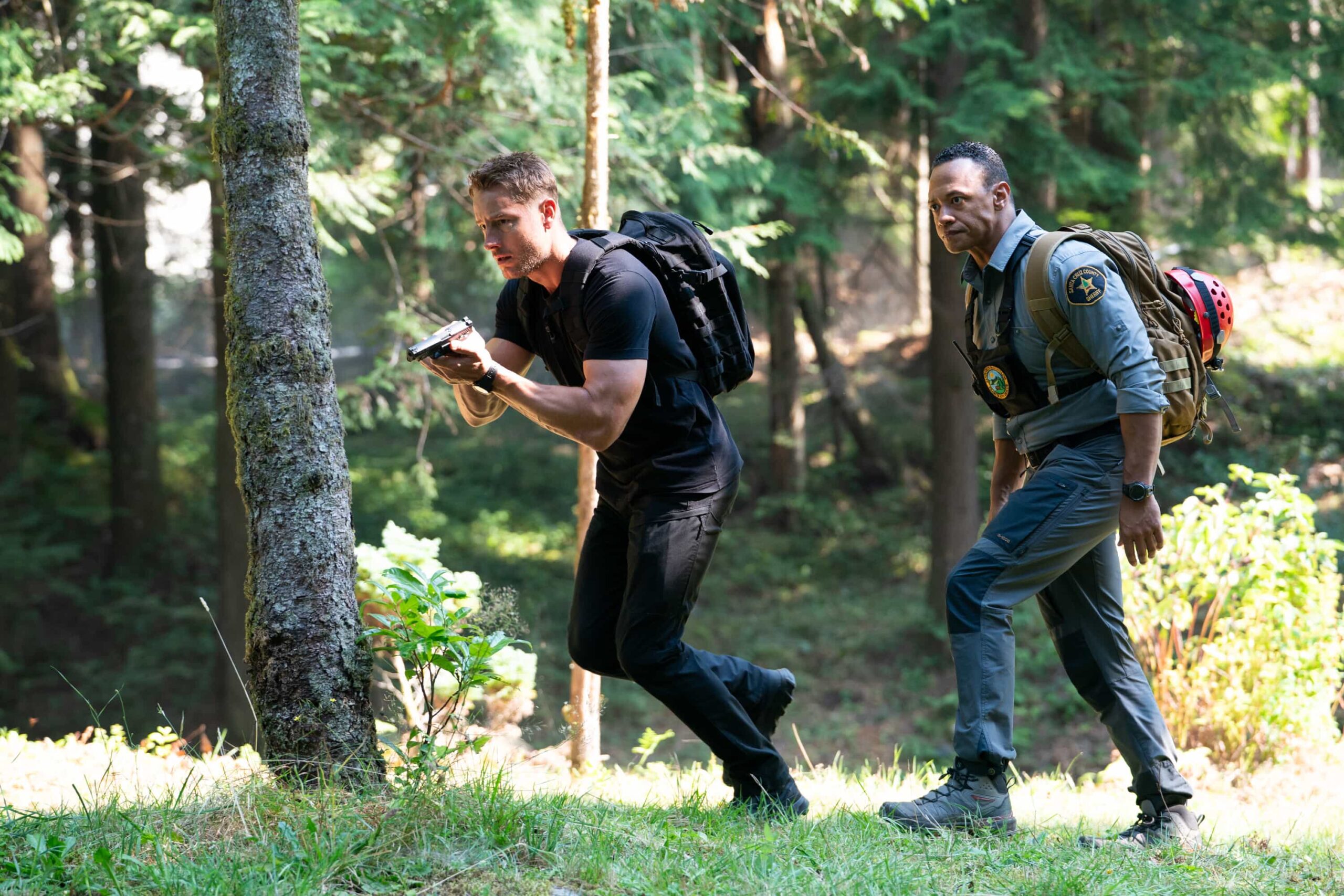 Tracker Season 3 Episode 5 “The Old Ways” – When four teens vanish during a hike in the Santa Cruz Mountains, Colter’s search uncovers a hidden agenda behind their journey, leading him to an off-grid community where all their lives are put in danger, Sunday, Nov. 16 (8:30-9:30PM, ET/PT) on the CBS Television Network, and streaming on Paramount+ (live and on-demand for Paramount+ Premium plan subscribers, or on-demand for Paramount+ Essential subscribers the day after the episode airs)*.  Pictured: Justin Hartley as Colter Shaw and Emerson Brooks as Luke Parsons. Photo: Colin Bentley/CBS ©2025 CBS Broadcasting, Inc. All Rights Reserved.