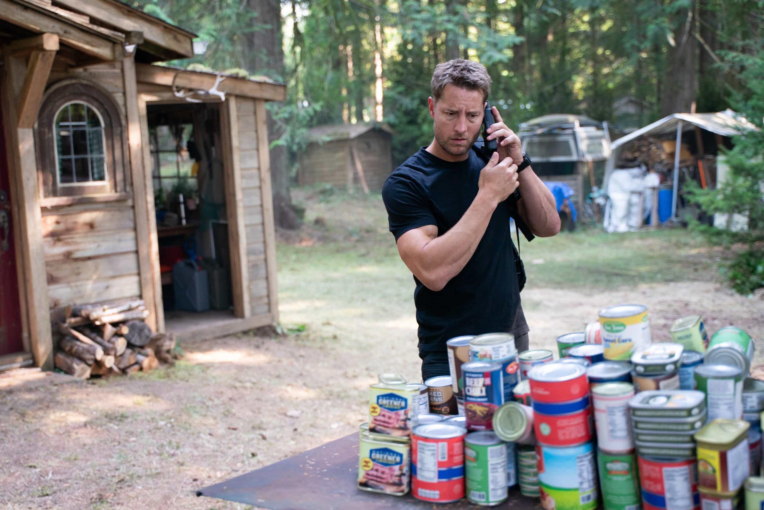 “The Old Ways” – When four teens vanish during a hike in the Santa Cruz Mountains, Colter’s search uncovers a hidden agenda behind their journey, leading him to an off-grid community where all their lives are put in danger, Sunday, Nov. 16 (8:30-9:30PM, ET/PT) on the CBS Television Network, and streaming on Paramount+ (live and on-demand for Paramount+ Premium plan subscribers, or on-demand for Paramount+ Essential subscribers the day after the episode airs)*.  Pictured: Justin Hartley as Colter Shaw. Photo: Colin Bentley/CBS ©2025 CBS Broadcasting, Inc. All Rights Reserved.