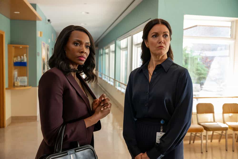 Brilliant Minds Season 2 Episode 8 -- "The Upside Down" Episode 208 -- Pictured: (l-r) Tamberla Perry as Dr. Carol Pierce, Bellamy Young as Dr. Amelia Frederick -- (Photo by: Pief Weyman/NBC)