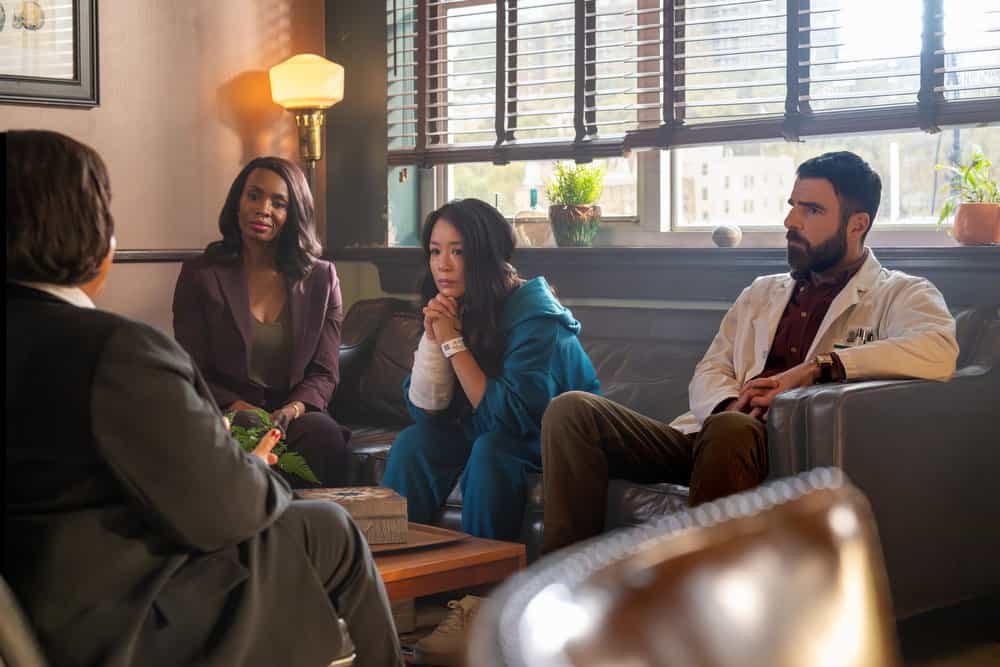 Brilliant Minds Season 2 Episode 8 -- "The Upside Down" Episode 208 -- Pictured: (l-r) Tamberla Perry as Dr. Carol Pierce, T.V. Carpio as Elle Palmer, Zachary Quinto as Dr. Oliver Wolf -- (Photo by: Pief Weyman/NBC)