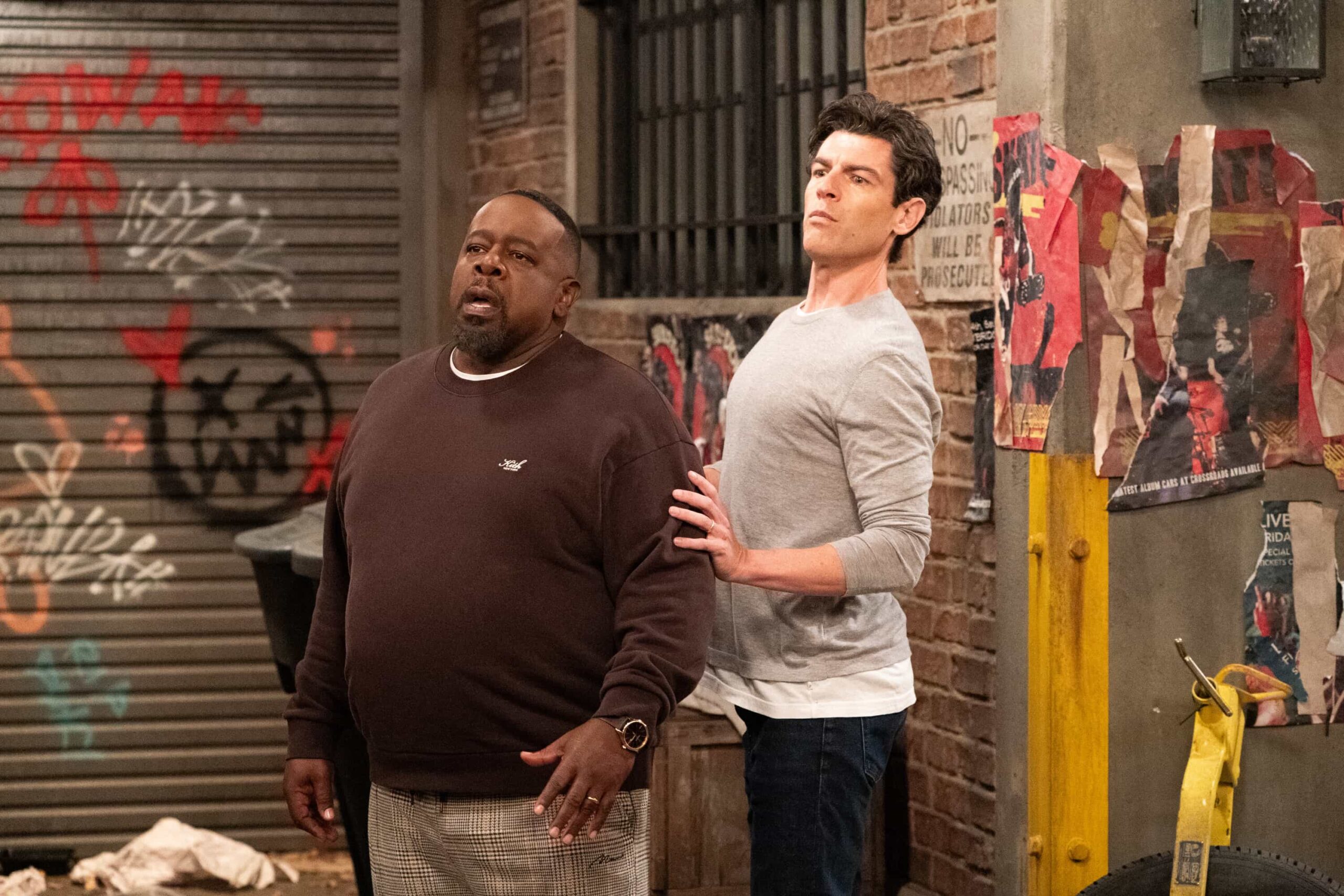 “Welcome to the Walk of Roses” – Calvin receives an unexpected honor that sparks mixed emotions, while Malcolm’s ghostwriting gig takes a wild turn after a viral outburst from his celebrity client, on THE NEIGHBORHOOD, Monday, Nov. 17 (8:00-8:30 PM, ET/PT) on the CBS Television Network, and streaming on Paramount+ (live and on-demand for Paramount+ Premium plan subscribers, or on-demand for Paramount+ Essential subscribers the day after the episode airs)*. Pictured: Cedric The Entertainer as Calvin and Max Greenfield as Dave. Photo: Monty Brinton/CBS ©2025 CBS Broadcasting, Inc. All Rights Reserved.