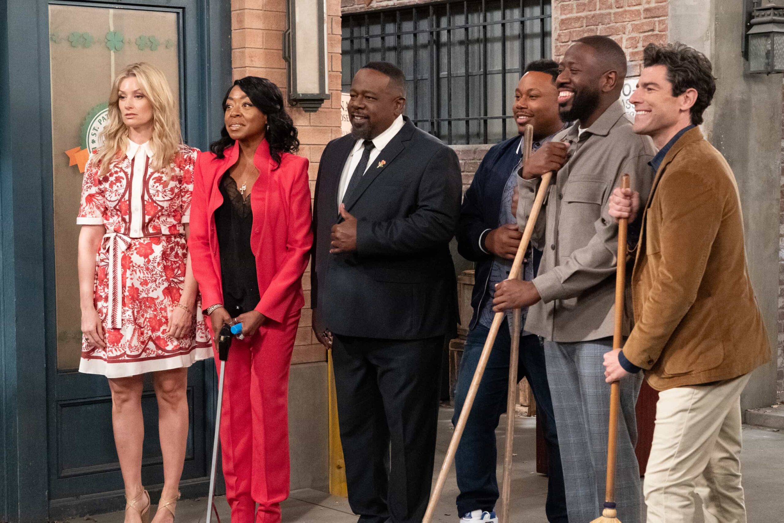 “Welcome to the Walk of Roses” – Calvin receives an unexpected honor that sparks mixed emotions, while Malcolm’s ghostwriting gig takes a wild turn after a viral outburst from his celebrity client, on THE NEIGHBORHOOD, Monday, Nov. 17 (8:00-8:30 PM, ET/PT) on the CBS Television Network, and streaming on Paramount+ (live and on-demand for Paramount+ Premium plan subscribers, or on-demand for Paramount+ Essential subscribers the day after the episode airs)*. Pictured: Beth Behrs as Gemma, Tichina Arnold as Tina, Cedric The Entertainer as Calvin, Marcel Spears as Marty, Sheaun McKinney as Malcolm and Max Greenfield as Dave. Photo: Monty Brinton/CBS ©2025 CBS Broadcasting, Inc. All Rights Reserved.