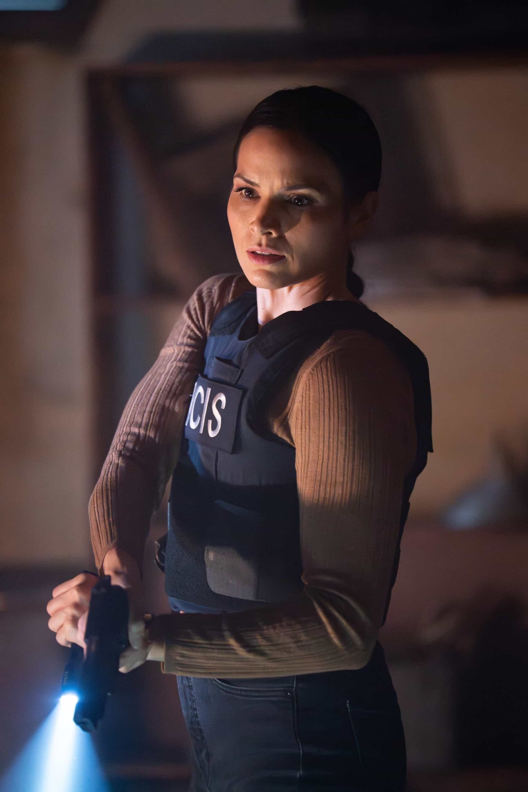 NCIS Season 23 Episode 6 “Page-Turner” – When McGee is kidnapped while promoting his latest book in the Deep Six crime series, the team investigates his self-professed “#1 fan” – and a potential link to a murder case involving stolen classified documents, on the CBS Original series NCIS, Tuesday, Nov. 18 (8:00-9:00 PM, ET/PT) on the CBS Television Network, and streaming on Paramount+ (live and on demand for Paramount+ Premium plan subscribers, or on demand for Paramount+ Essential subscribers the day after the episode airs)*. Pictured: Katrina Law as NCIS S.A. Jessica Knight. Photo: Bill Inoshita/CBS ©2025 CBS Broadcasting, Inc. All Rights Reserved.