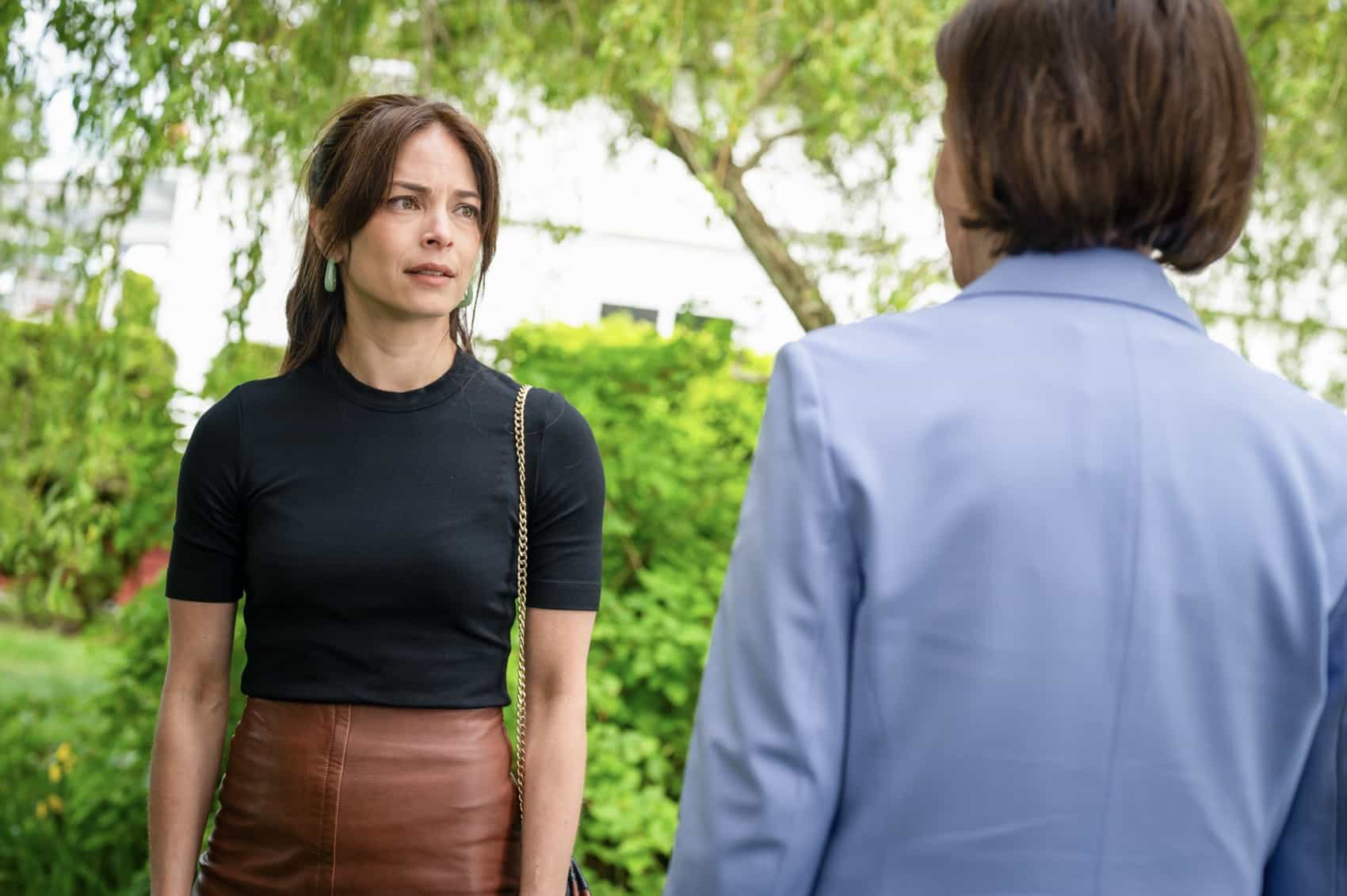 Murder in a Small Town Season 2 Episode 8 : Kristin Kreuk in the "Masterpiece" episode of MURDER IN A SMALL TOWN airing Tuesday, Nov. 18 (8:00-9:00PM ET/PT) on FOX. ©2025 Fox Media LLC. CR: Kailey Schwerman/ FOX.