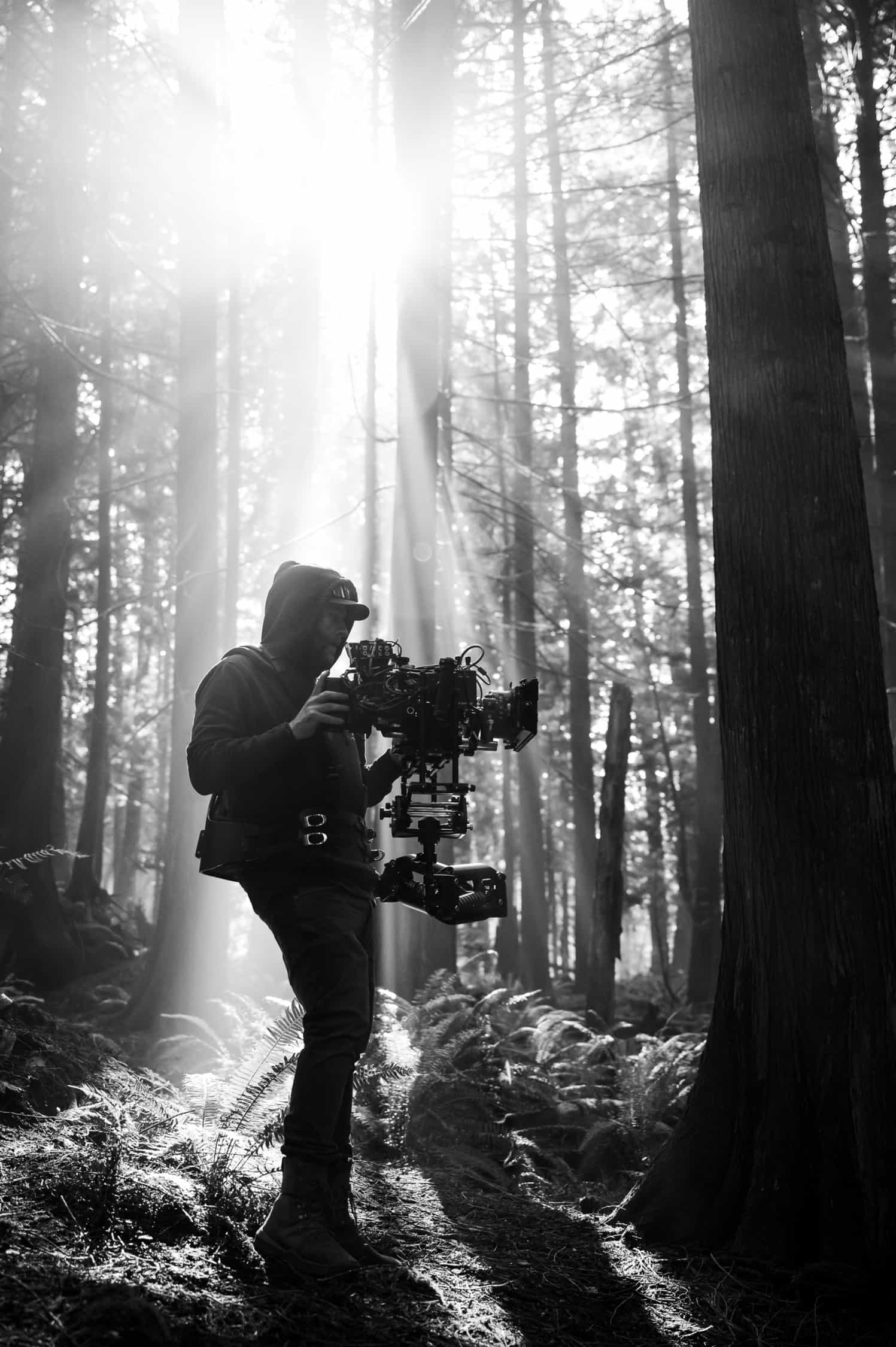 MURDER IN A SMALL TOWN: BEHIND THE SCENES: Behind the scenes in the "Masterpiece" episode of MURDER IN A SMALL TOWN airing Tuesday, Nov. 18 (8:00-9:00PM ET/PT) on FOX. ©2025 Fox Media LLC. CR: Kailey Schwerman/ FOX.