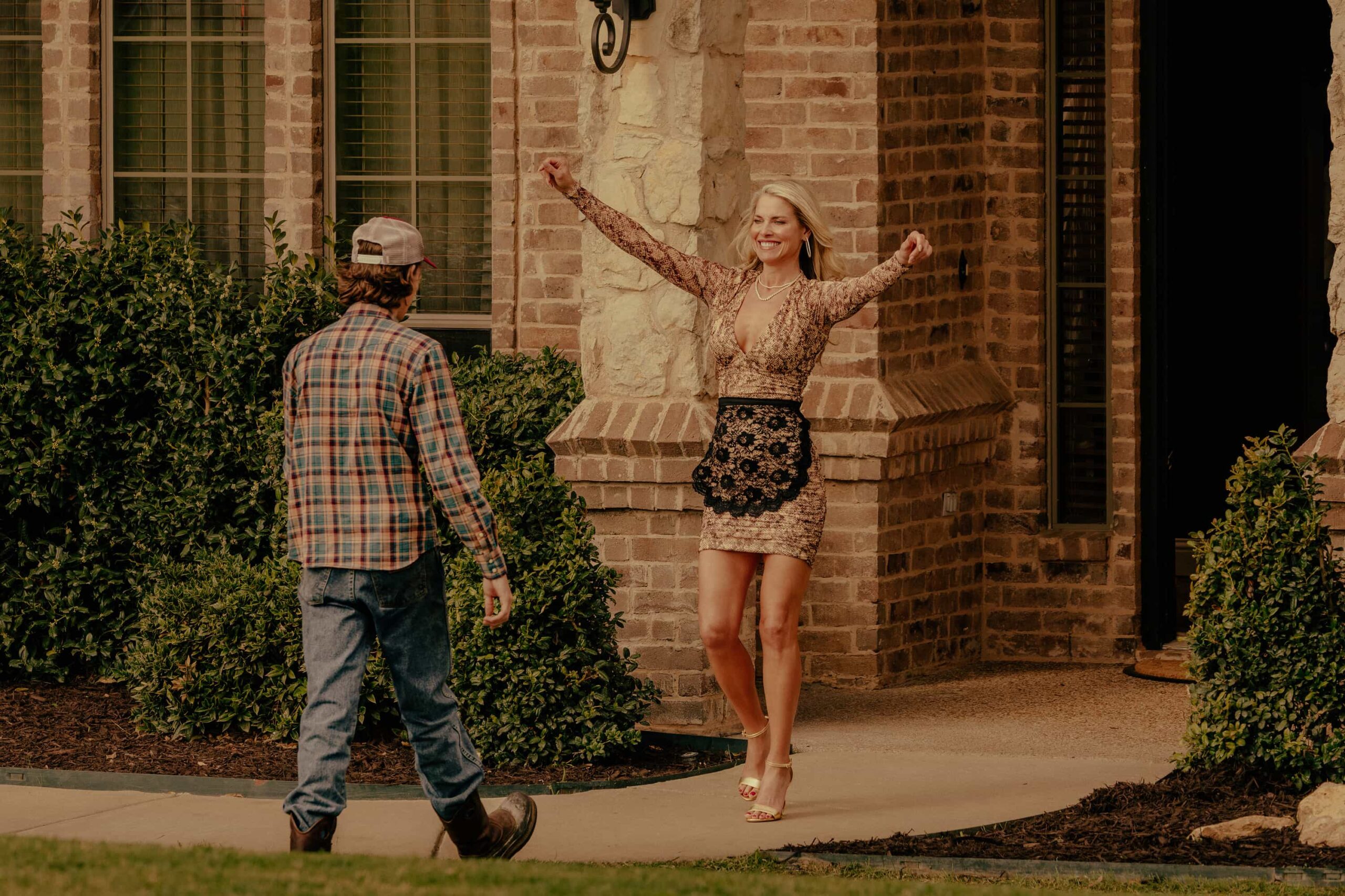 Ali Larter as Angela Norris in Landman episode 1, season 2, streaming on Paramount+. Photo Credit: Emerson Miller/Paramount+