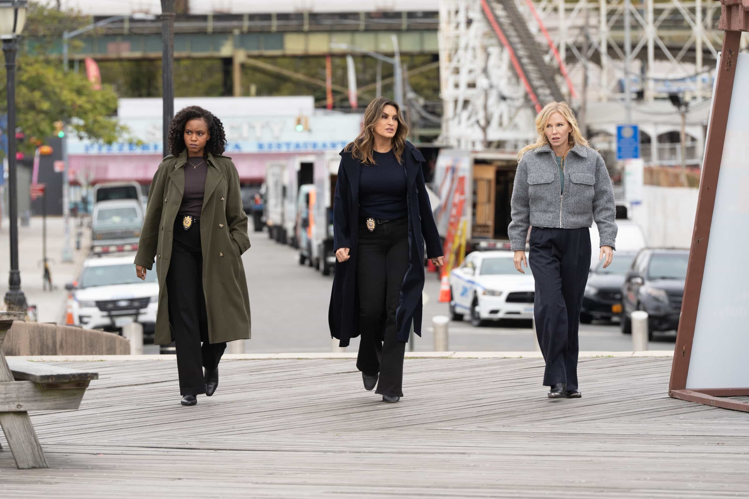 LAW & ORDER: SPECIAL VICTIMS UNIT -- "Showdown" Episode 27008 -- Pictured: (l-r) Aimé Donna Kelly as Capt. Renee Curry, Mariska Hargitay as Capt. Olivia Benson, Kelli Giddish as Sgt. Amanda Rollins  -- (Photo by: Virginia Sherwood/NBC)