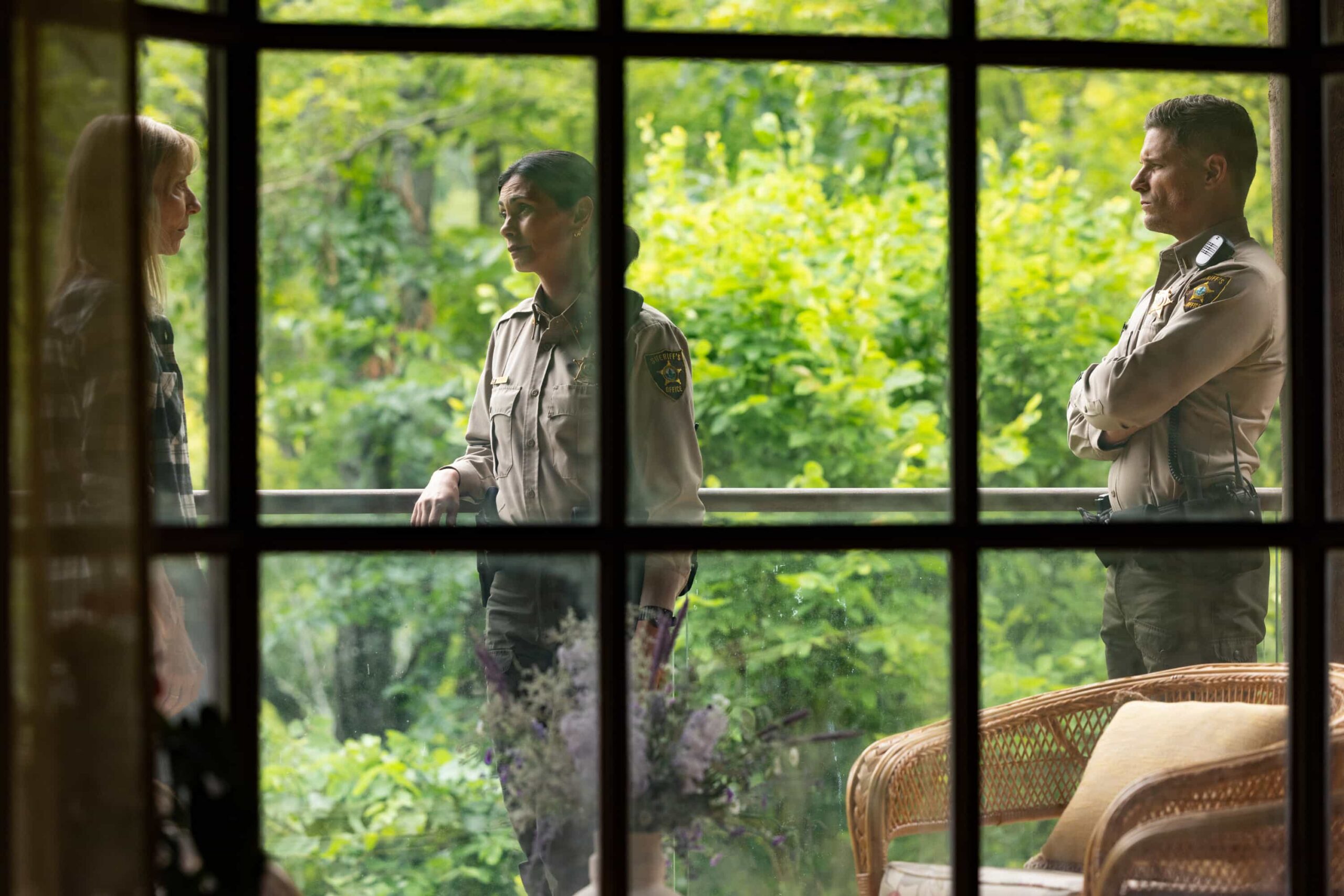 Sheriff Country Season 1 Episode 6 “Exit Interview” – When a body is discovered along the Eel River, Sheriff Mickey Fox and her team launch a homicide investigation that rattles the heart of Edgewater. Meanwhile, Wes risks everything to uncover the truth about the murder, on SHERIFF COUNTRY, Friday, Nov. 21 (8:00-9:00 PM, ET/PT) on the CBS Television Network, and streaming on Paramount+ (live and on-demand for Paramount+ Premium plan subscribers, or on-demand for Paramount+ Essential subscribers the day after the episode airs)*.  Pictured: Maria Ricossa as Bernice, Morena Baccarin as Sheriff Mickey Fox and Matt Lauria as Boone. Photo: Darren Goldstein/CBS ©2025 CBS Broadcasting, Inc. All Rights Reserved.