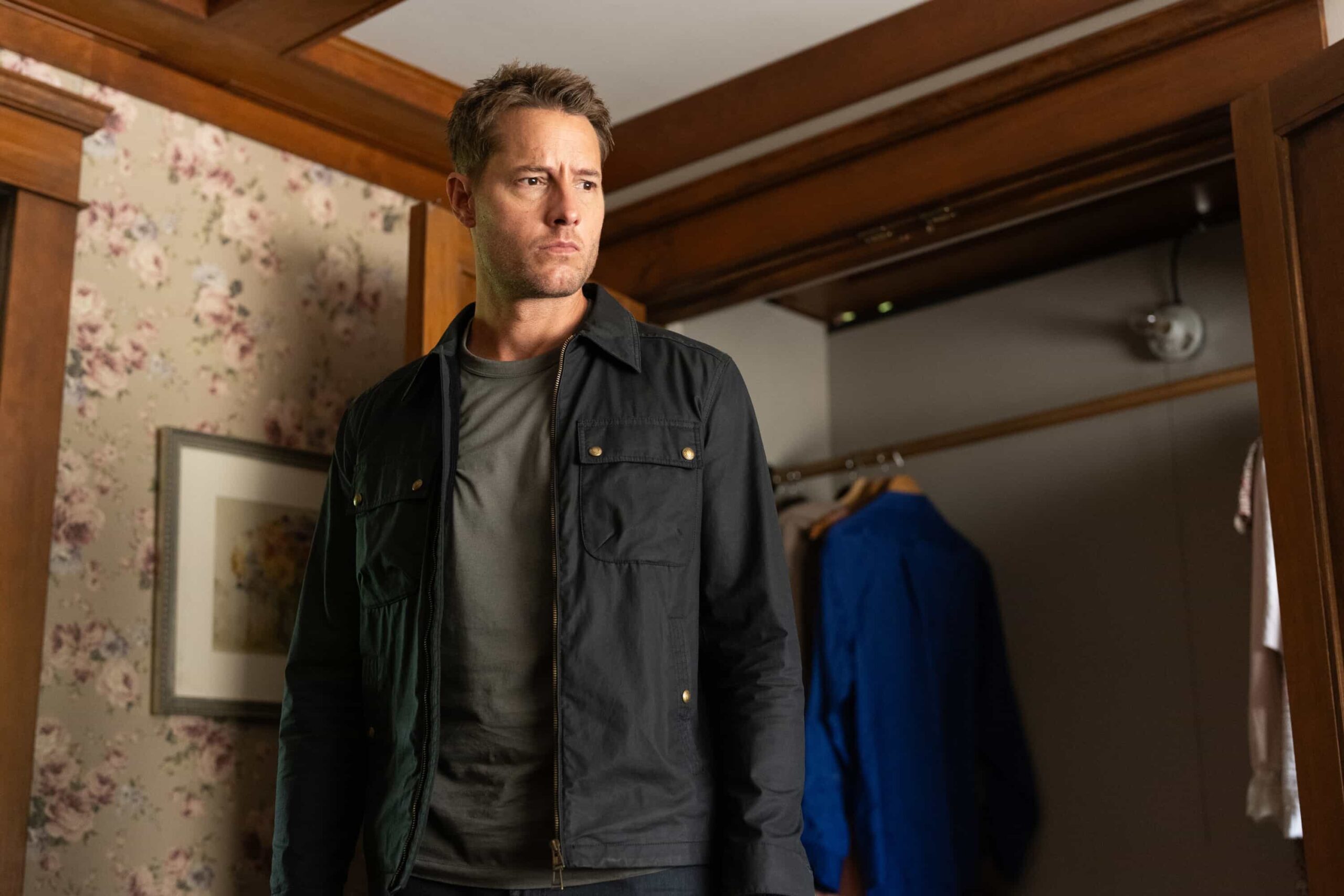 Tracker Season 3 Episode 6 “Angel” – When a crime scene cleaner disappears, Colter discovers her fascination with true crime, which may have led her into dangerous territory. As he follows her trail, Colter uncovers a group of amateur sleuths whose hunt for a killer puts everyone at risk, Sunday, Nov. 23 (8:00-9:00 PM, ET/PT) on the CBS Television Network, and streaming on Paramount+ (live and on-demand for Paramount+ Premium plan subscribers, or on-demand for Paramount+ Essential subscribers the day after the episode airs)*. Pictured: Justin Hartley as Colter Shaw. Photo: Darko Sikman/CBS ©2025 CBS Broadcasting, Inc. All Rights Reserved.